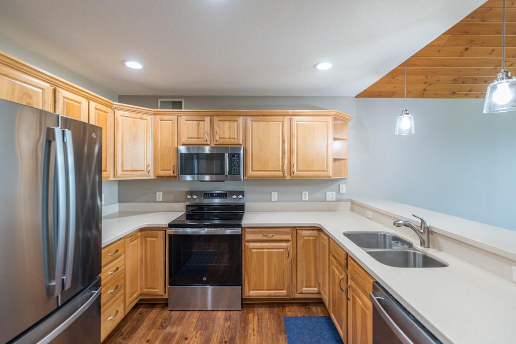 1999 townhouse for sale at 10442 Gull Point Road in East Gull Lake, MN — 3 bed, 3 bath (photo 16 of 38)