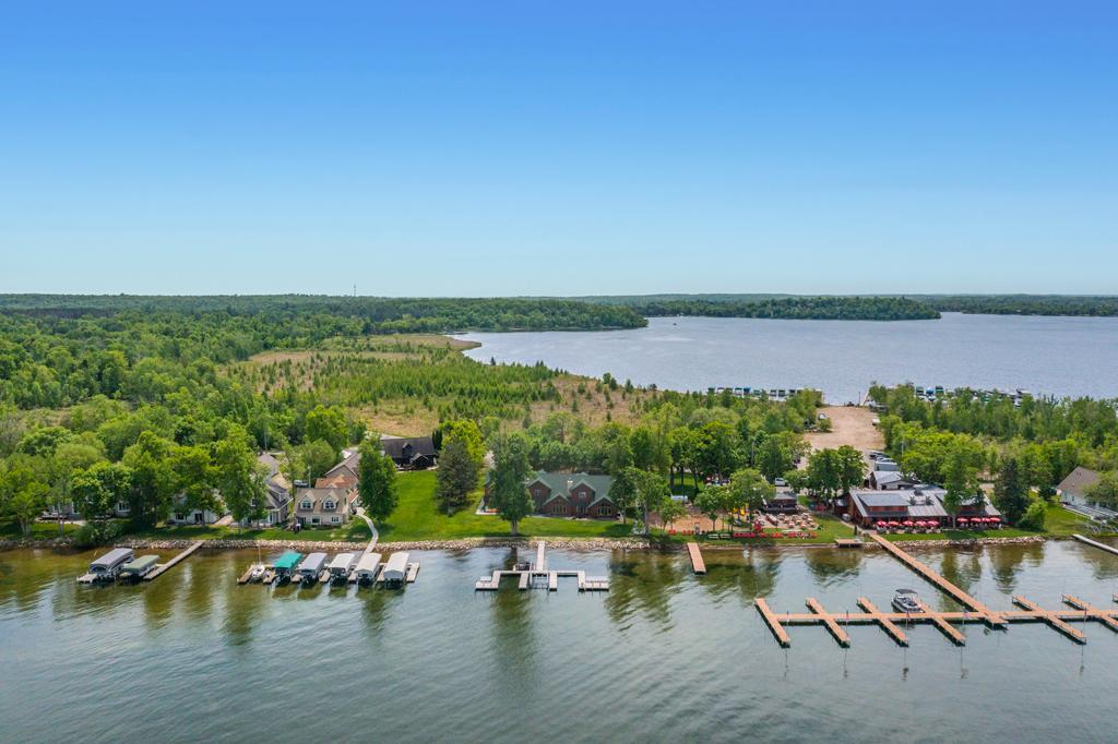 1999 townhouse for sale at 10442 Gull Point Road in East Gull Lake, MN — 3 bed, 3 bath (photo 24 of 38)
