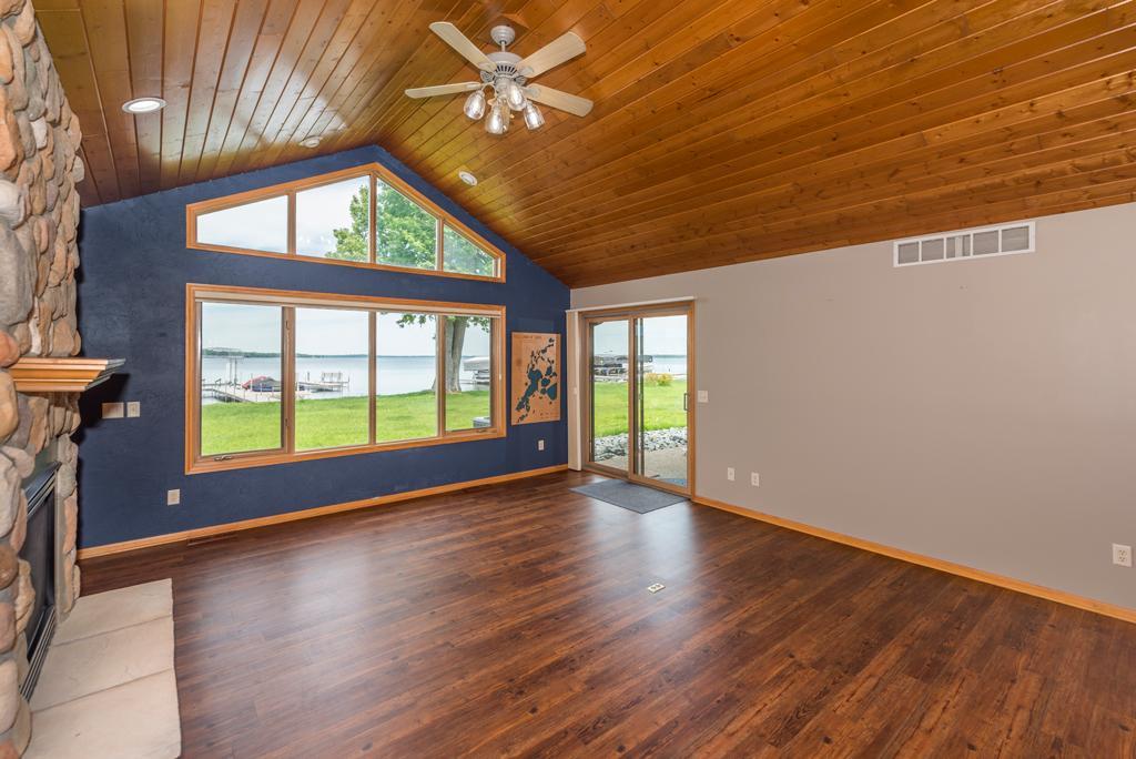 1999 townhouse for sale at 10442 Gull Point Road in East Gull Lake, MN — 3 bed, 3 bath (photo 9 of 38)
