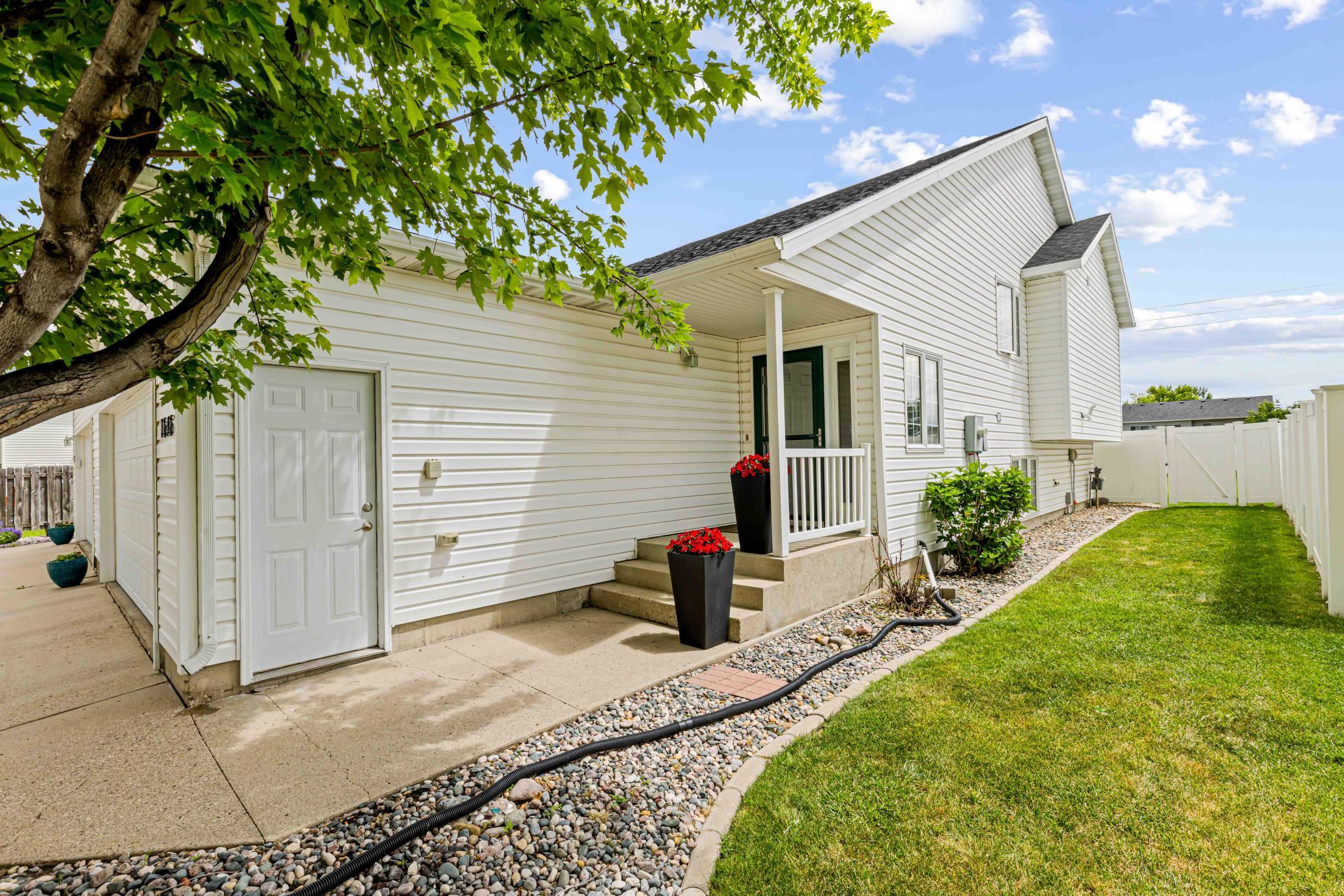 1646 19th E Avenue, West Fargo ND 58078 - Photo 3 of 50