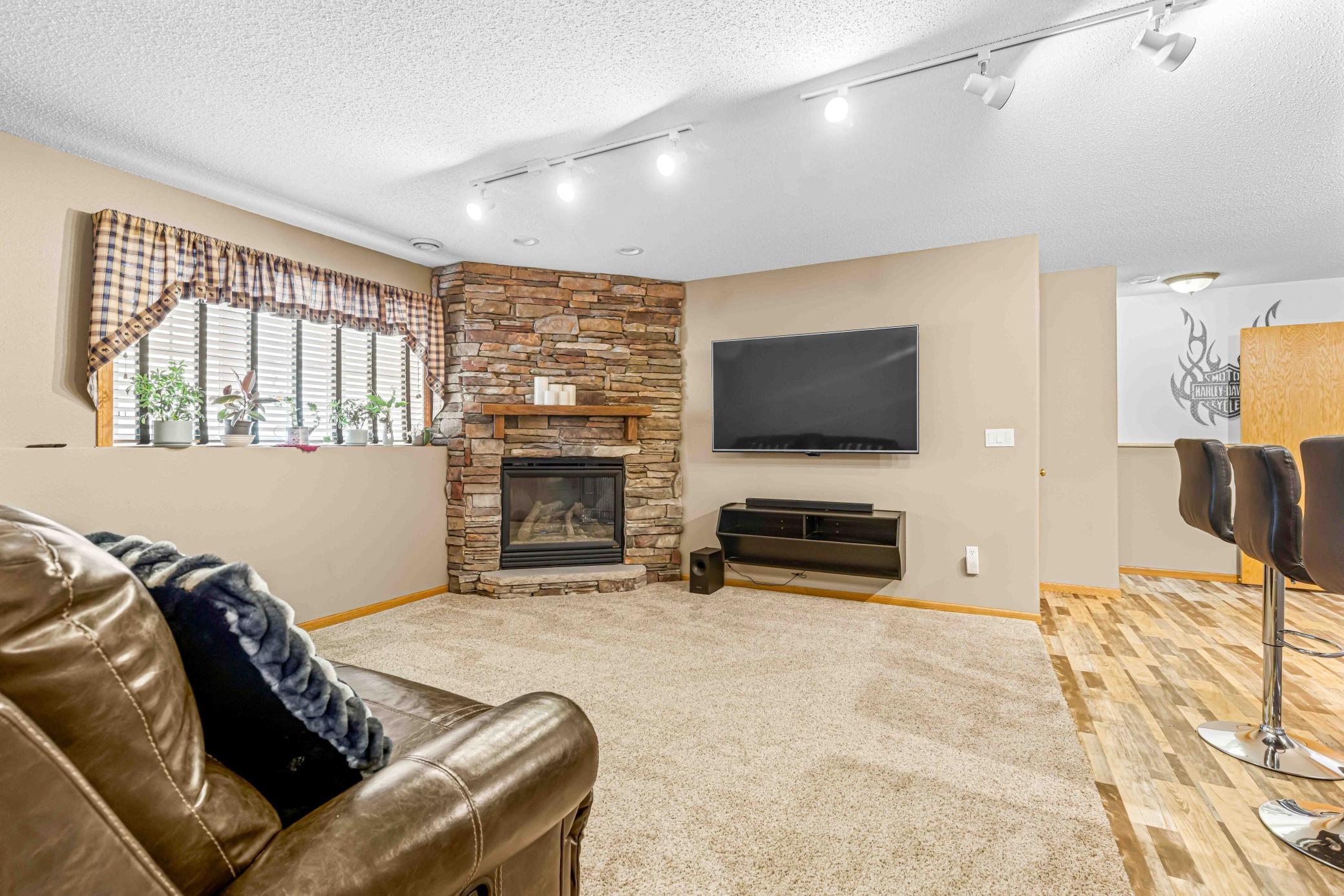 1646 19th E Avenue, West Fargo ND 58078 - Photo 23 of 50
