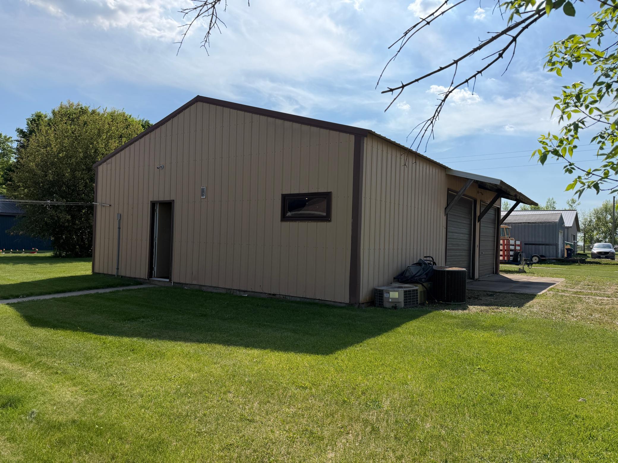 405 S 3rd Street, Oakes ND 58474 - Photo 2 of 17