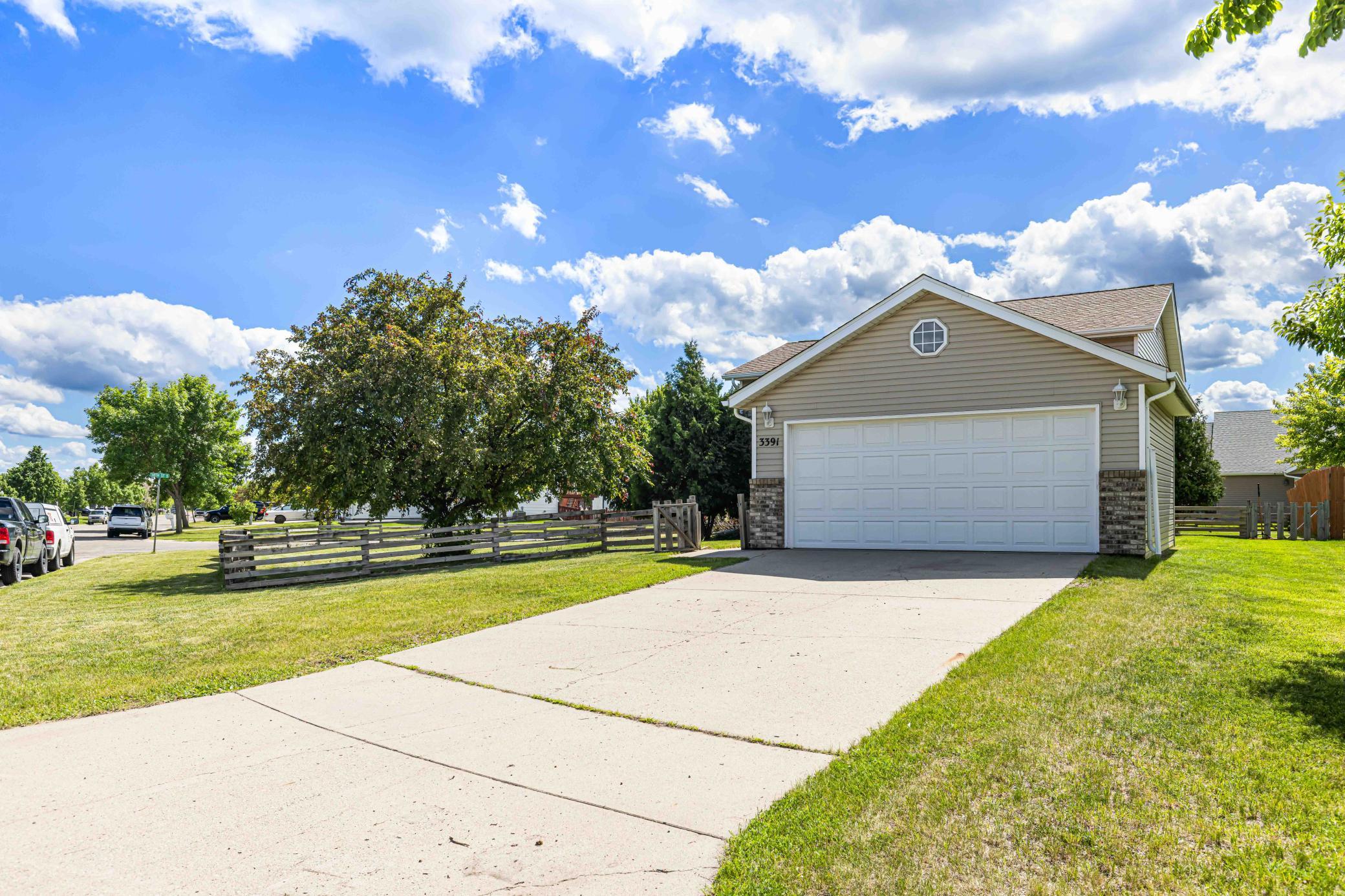 3391 39th S Street, Moorhead MN 56560 - Photo 3 of 50