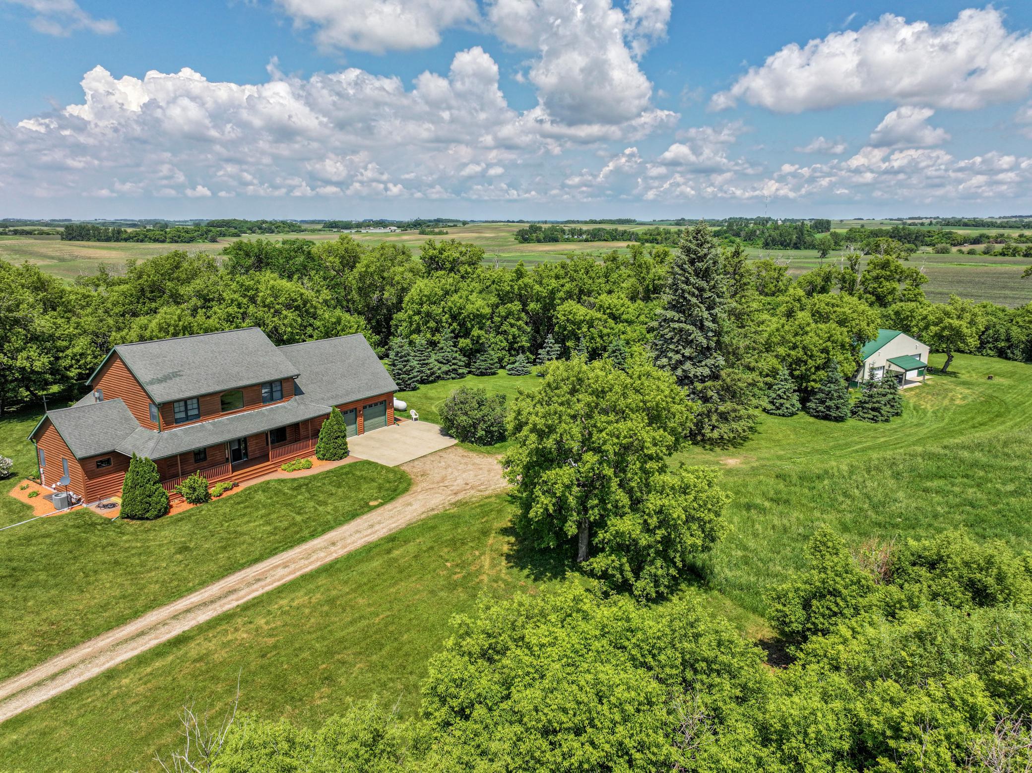 2007 single family home for sale at 23569 County Road 99 SW in Kensington, MN — 4 bed, 3 bath (photo 4 of 63)