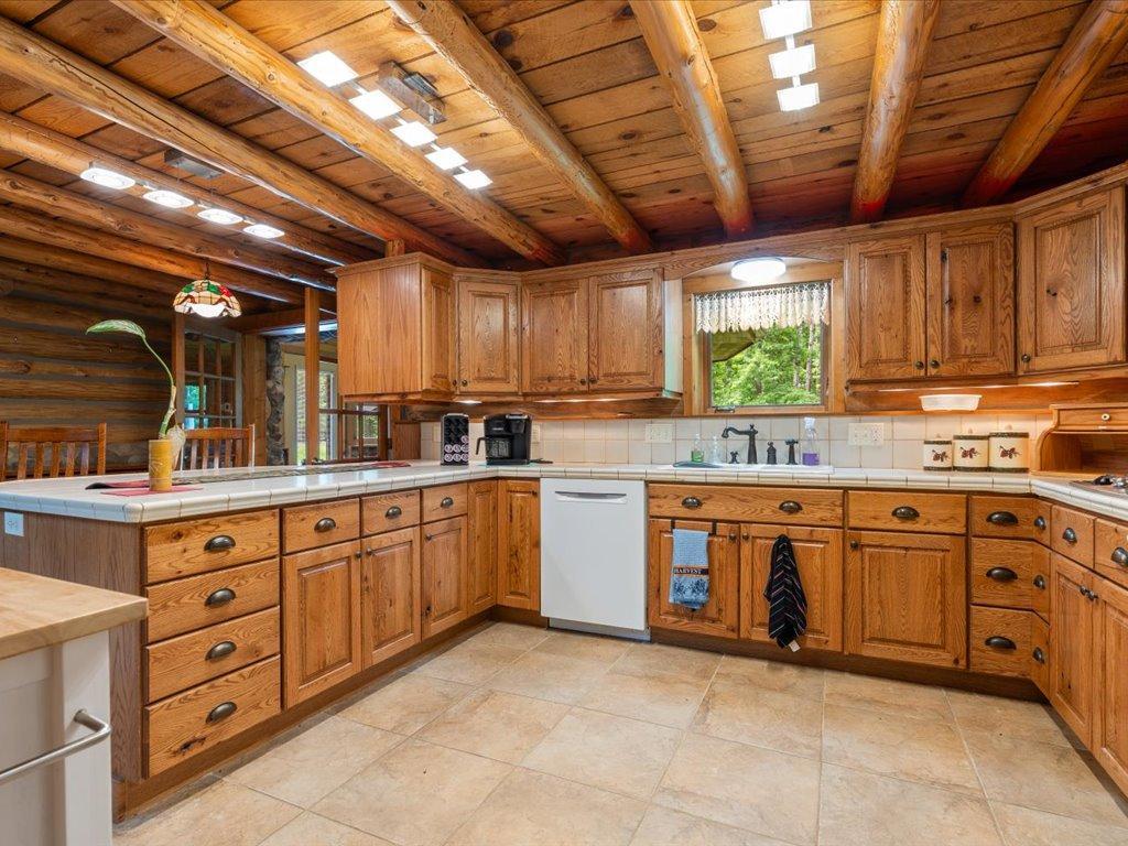 1987 single family home for sale at 23729 Cooley Drive in Brainerd, MN — 3 bed, 3 bath (photo 3 of 59)