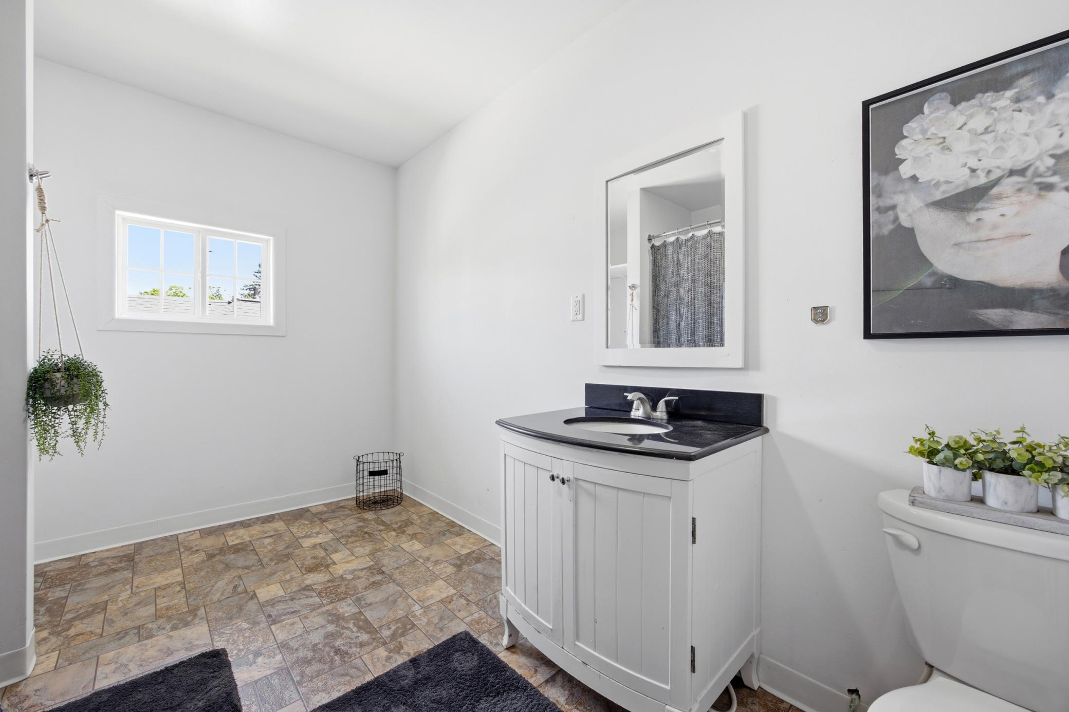 233 6th Street NE, Valley City ND 58072 - Photo 18 of 33