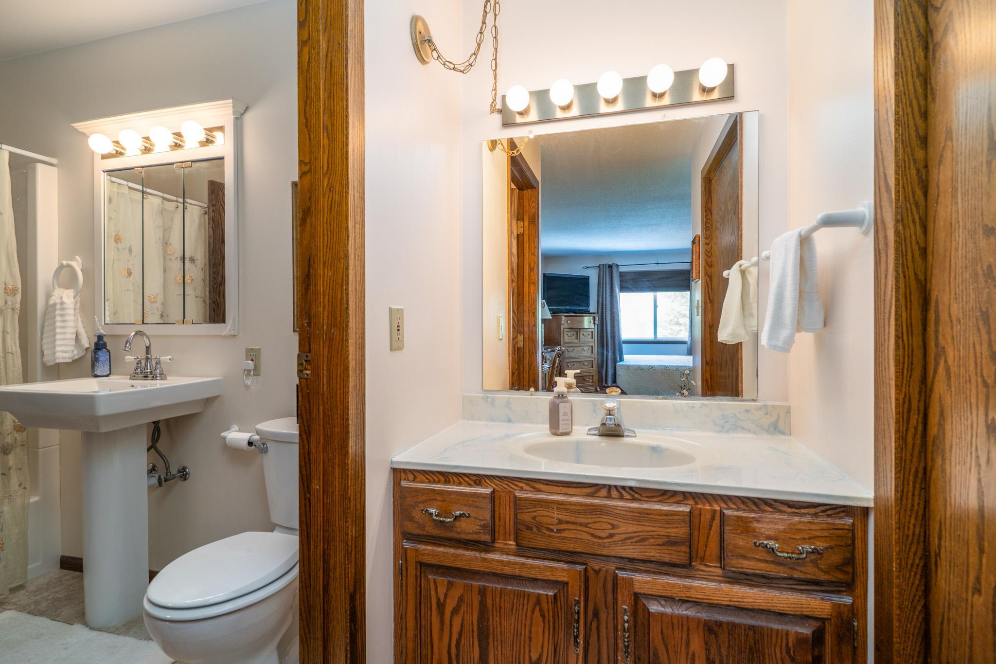 601 4th Avenue NE, Crookston MN 56716 - Photo 16 of 29