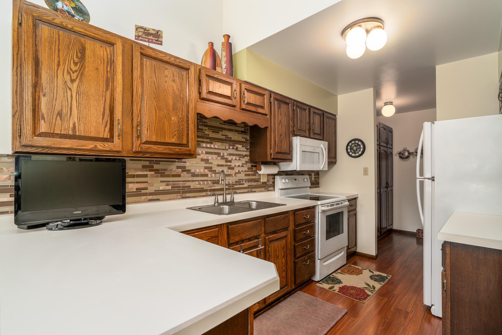 601 4th Avenue NE, Crookston MN 56716 - Photo 3 of 29