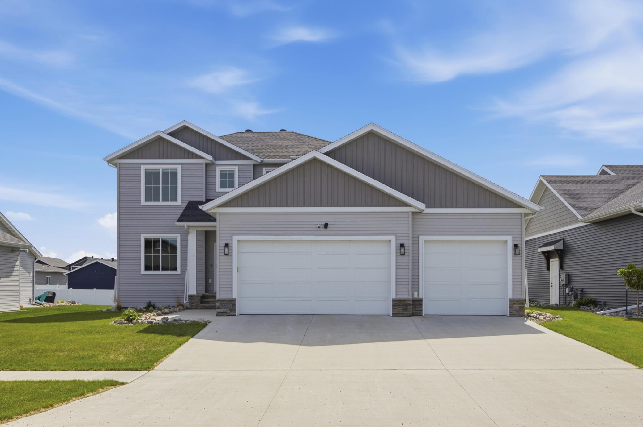 8850 Meadowlark Parkway, Horace ND 58047 - Photo 2 of 35