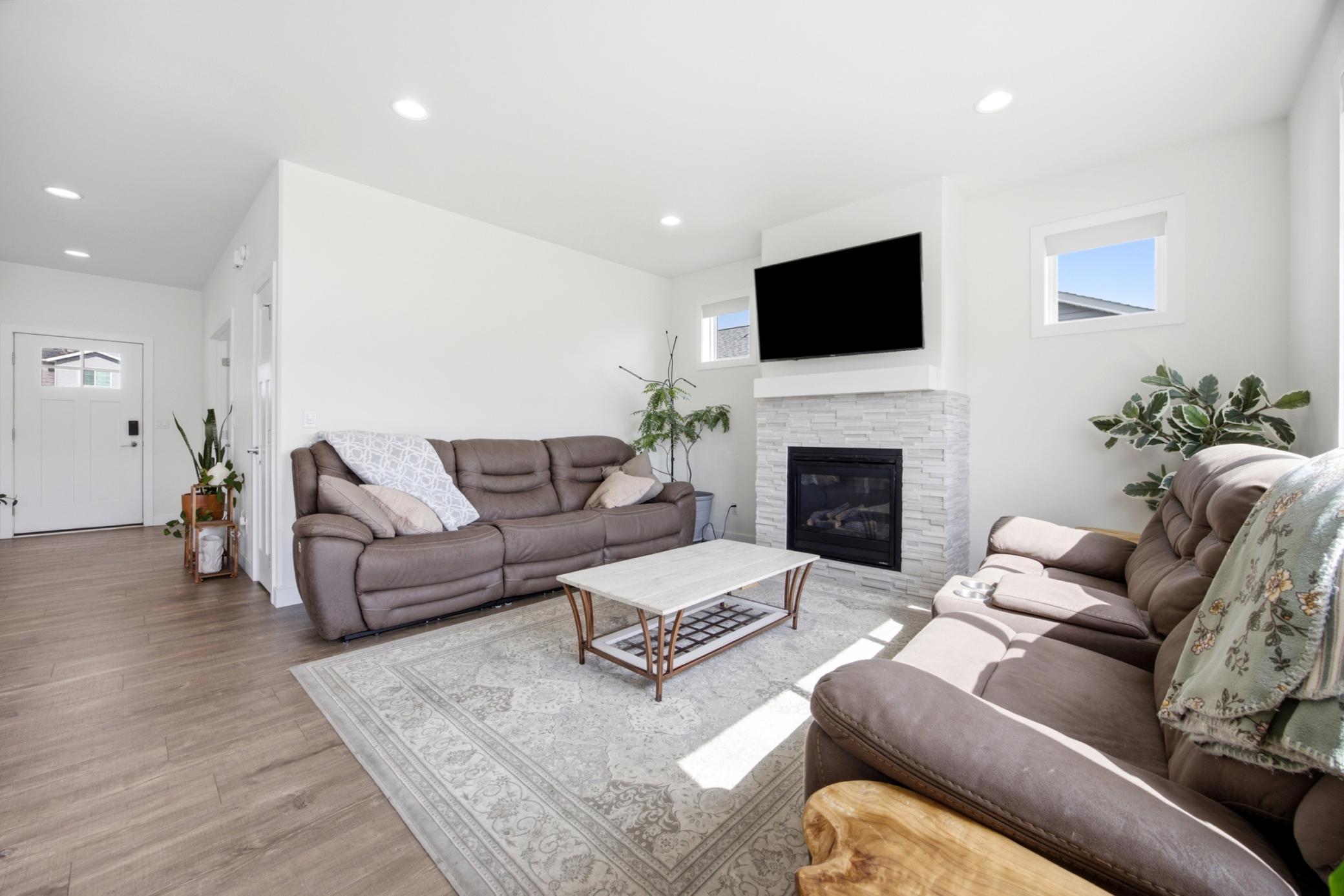 8850 Meadowlark Parkway, Horace ND 58047 - Photo 7 of 35