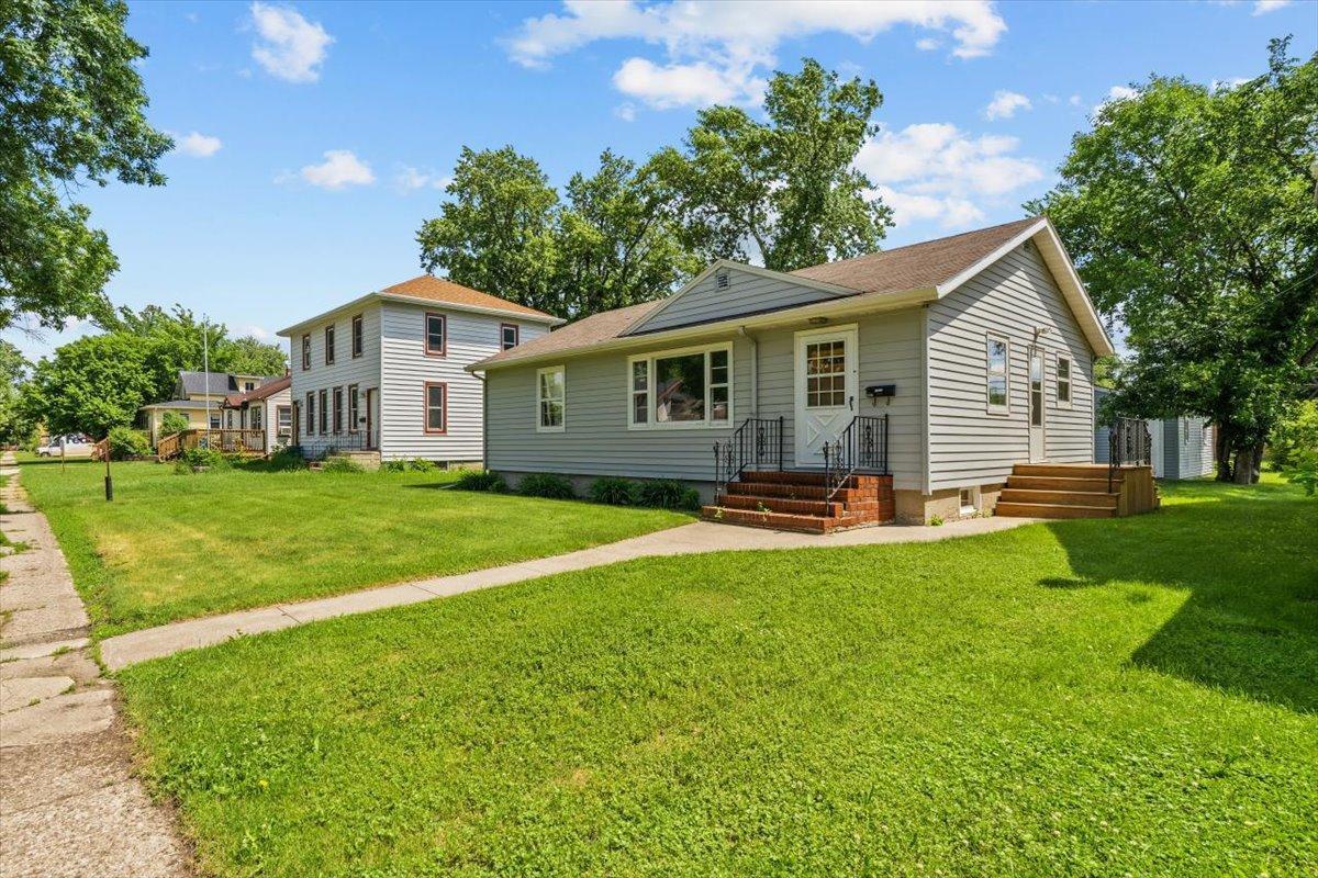 606 7th Street N, Wahpeton ND 58075 - Photo 47 of 49