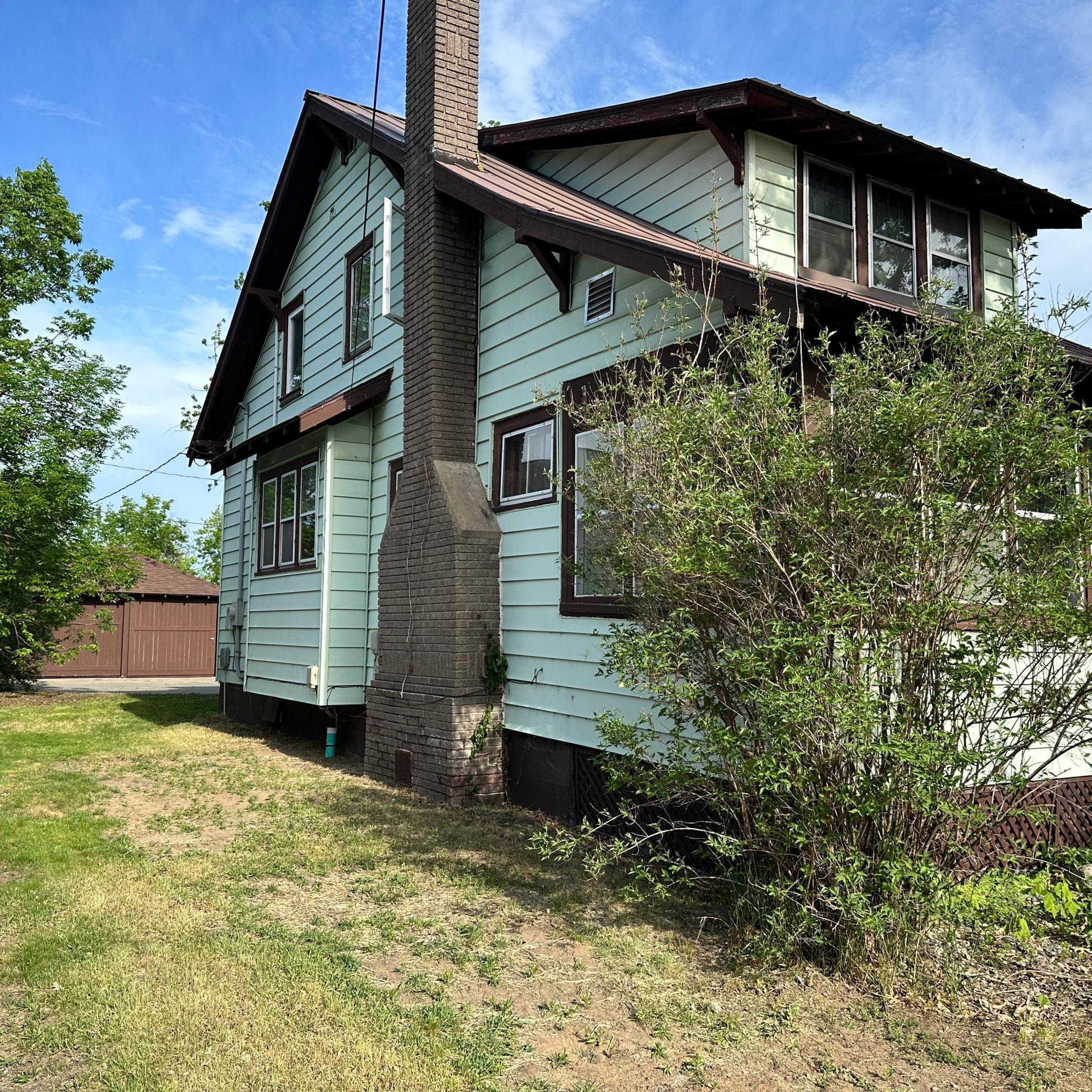 1922 single family home for sale at 2319 Birchmont Drive NE in Bemidji, MN — 4 bed, 2 bath (photo 2 of 42)