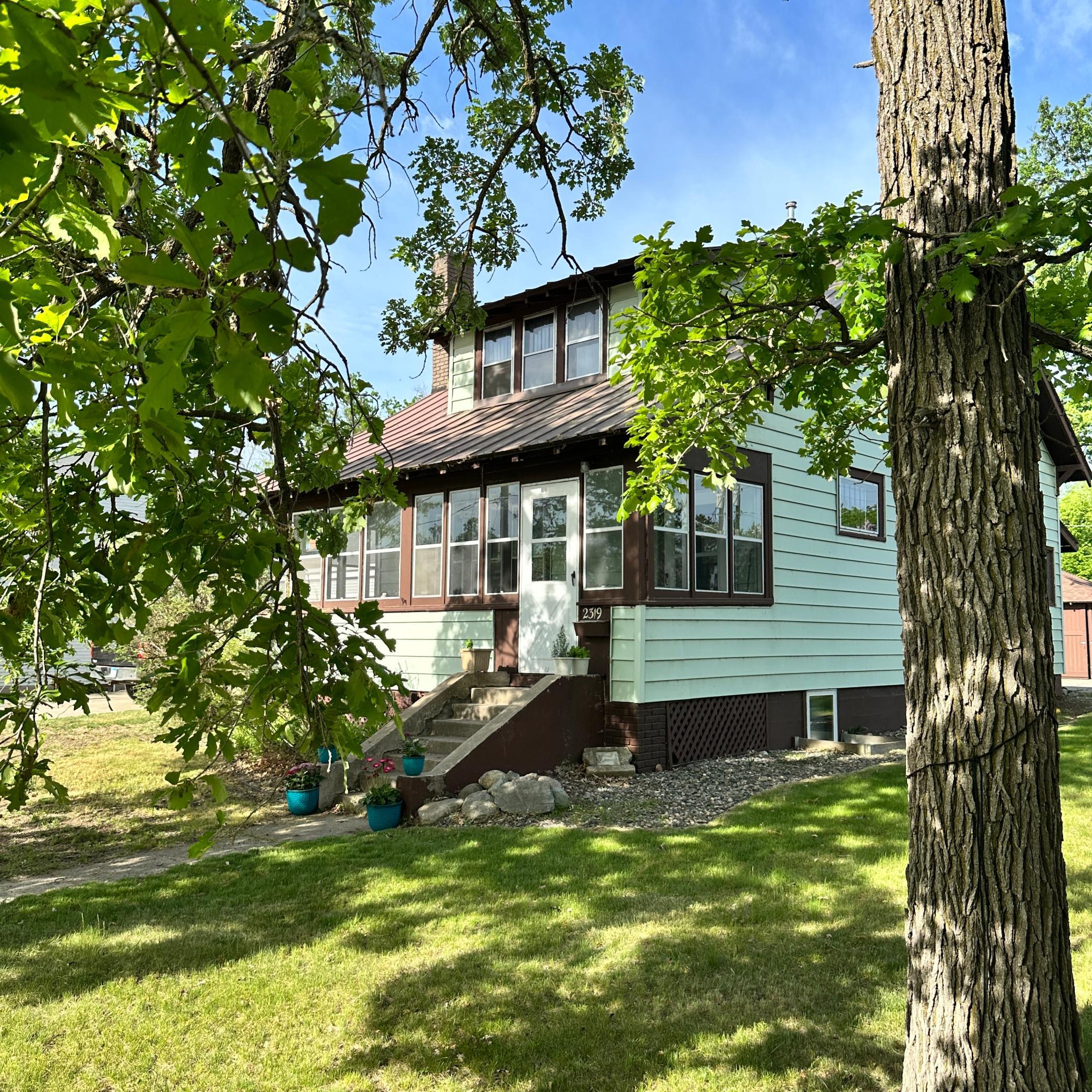 1922 single family home for sale at 2319 Birchmont Drive NE in Bemidji, MN — 4 bed, 2 bath (photo 11 of 42)