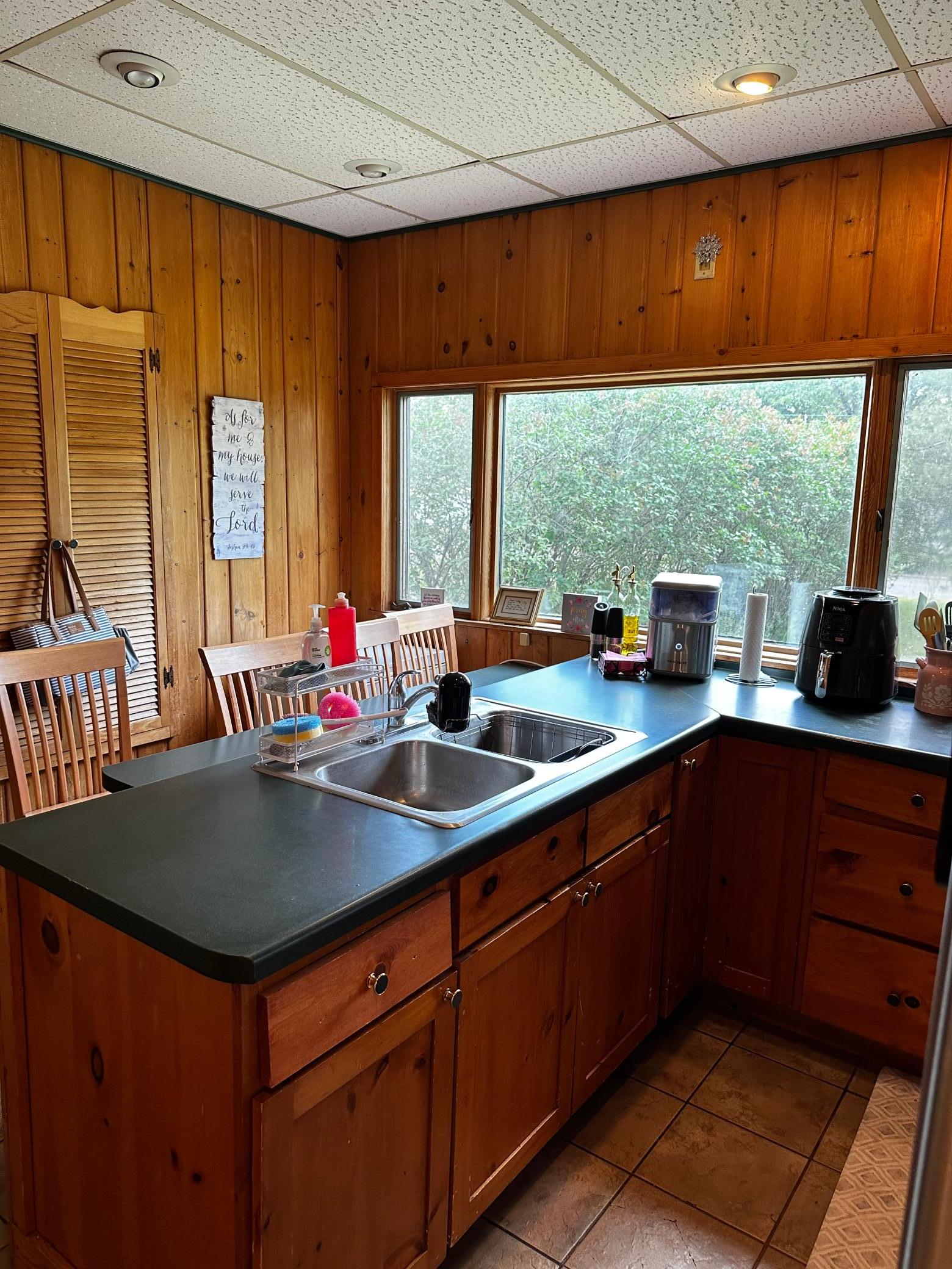 1922 single family home for sale at 2319 Birchmont Drive NE in Bemidji, MN — 4 bed, 2 bath (photo 15 of 42)