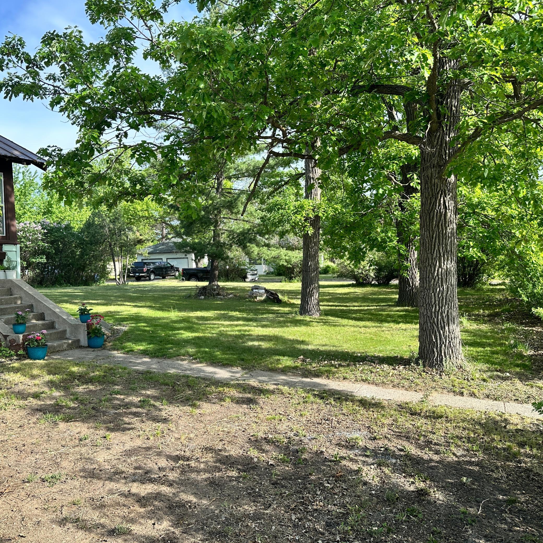 1922 single family home for sale at 2319 Birchmont Drive NE in Bemidji, MN — 4 bed, 2 bath (photo 4 of 42)