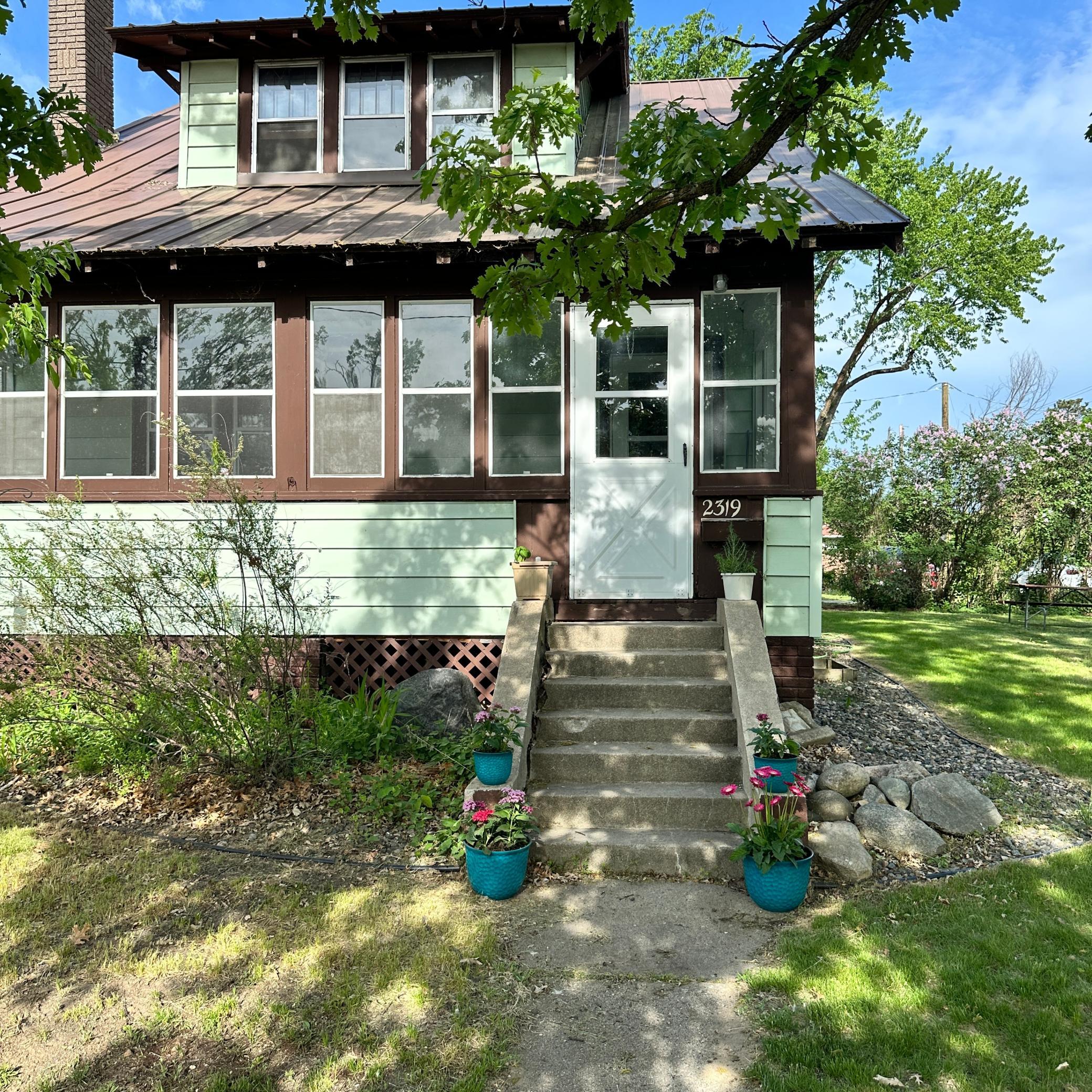 1922 single family home for sale at 2319 Birchmont Drive NE in Bemidji, MN — 4 bed, 2 bath (photo 5 of 42)