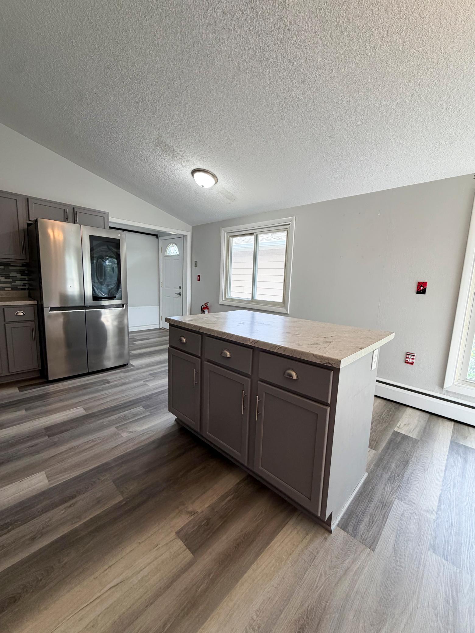 1960 single family home for sale at 1536 10th Avenue N in Moorhead, MN — 4 bed, 2 bath (photo 11 of 41)