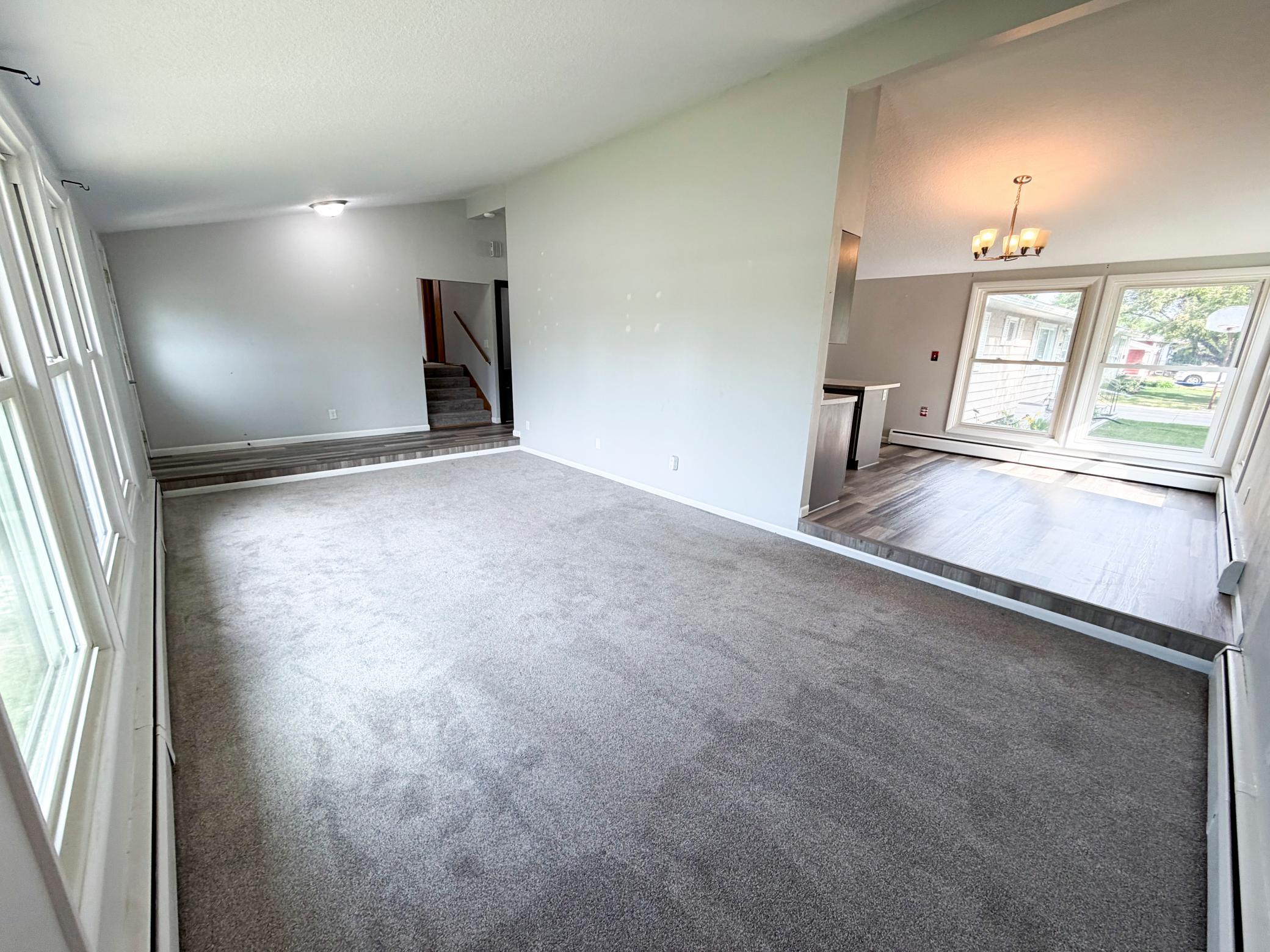 1960 single family home for sale at 1536 10th Avenue N in Moorhead, MN — 4 bed, 2 bath (photo 5 of 41)