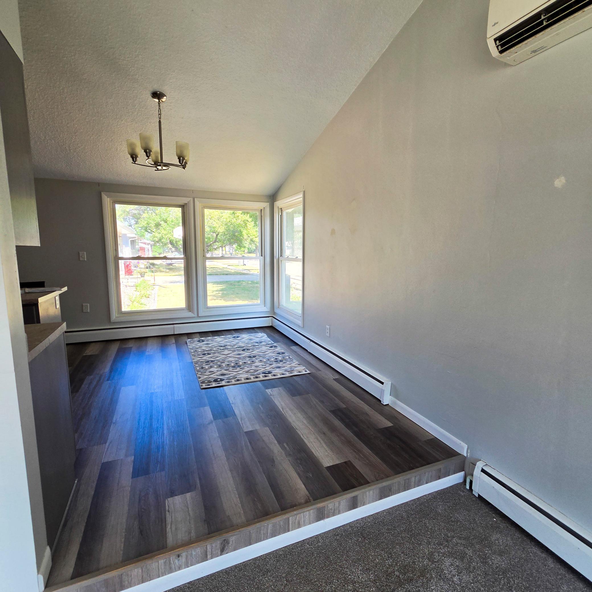 1960 single family home for sale at 1536 10th Avenue N in Moorhead, MN — 4 bed, 2 bath (photo 7 of 41)