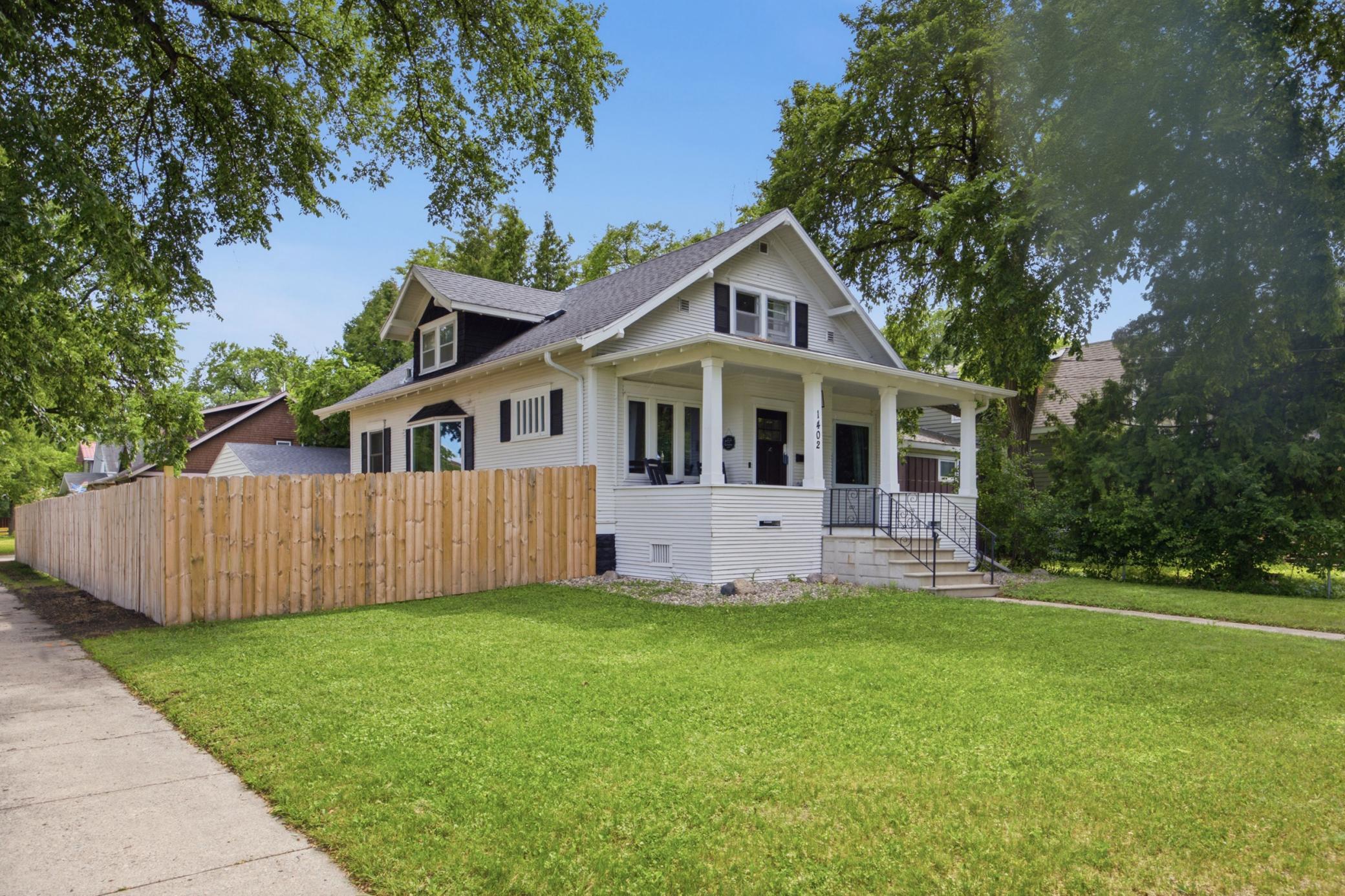 1402 8th S Avenue, Fargo ND 58103 - Photo 2 of 28