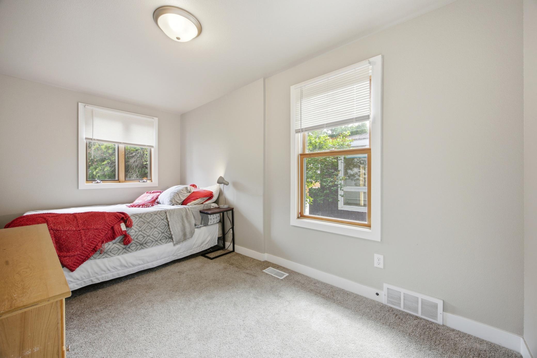 1402 8th S Avenue, Fargo ND 58103 - Photo 12 of 28