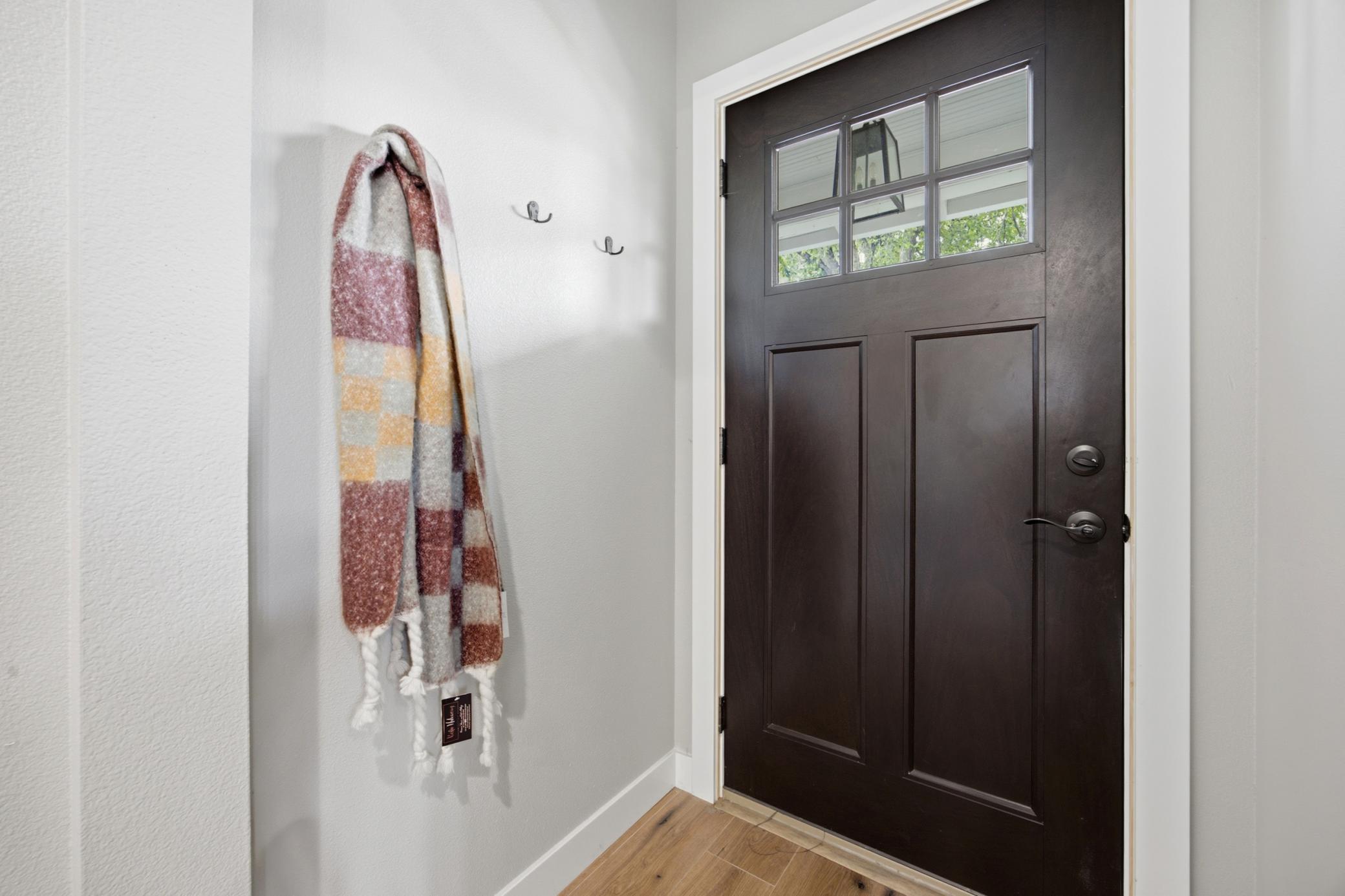 1402 8th S Avenue, Fargo ND 58103 - Photo 4 of 28