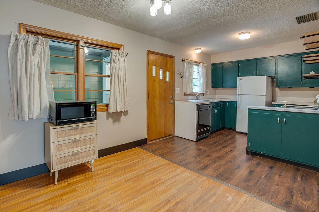 419 16th S Street, Moorhead MN 56560 - Photo 11 of 44