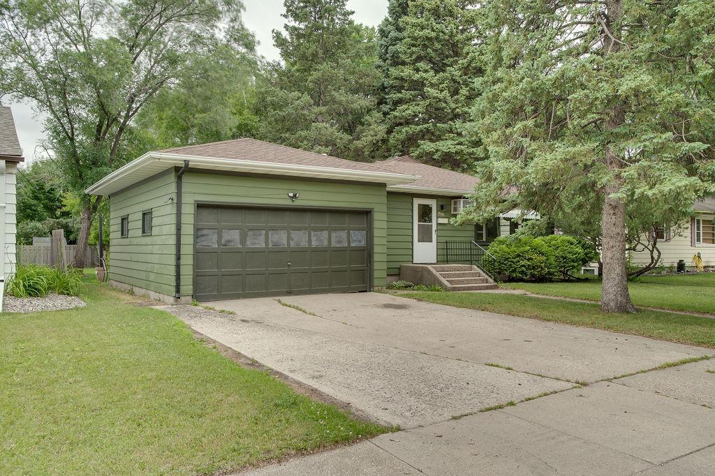 419 16th S Street, Moorhead MN 56560 - Photo 3 of 44