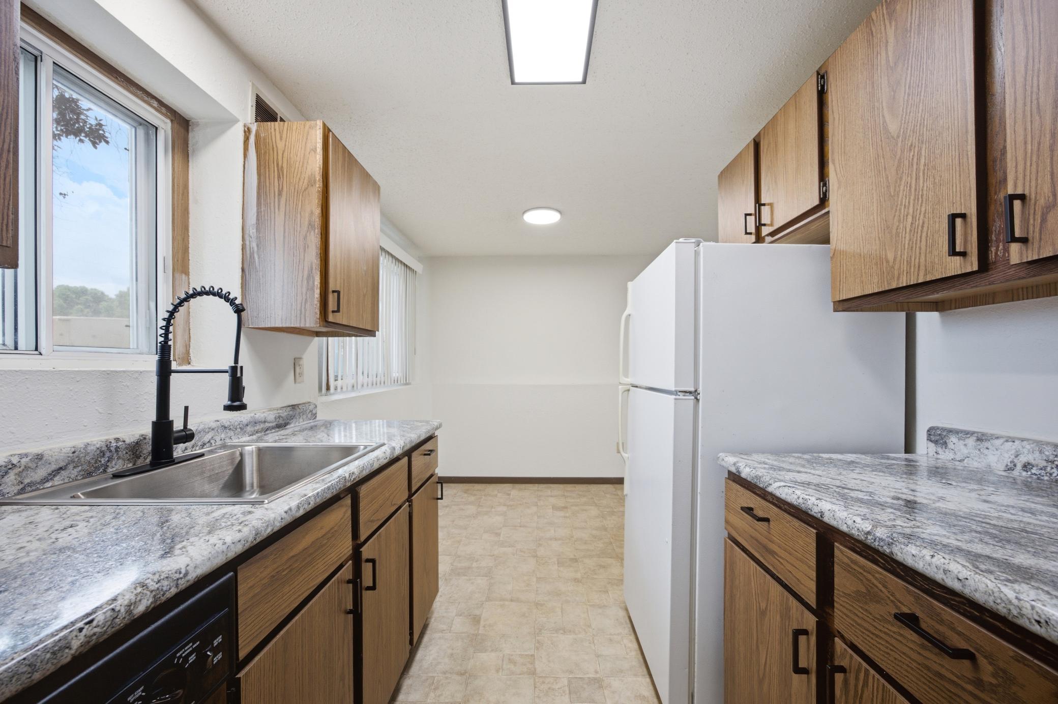 1977 duplex for sale at 910-912 32nd Street N in Fargo, ND — 6 bed, 2 bath (photo 17 of 45)