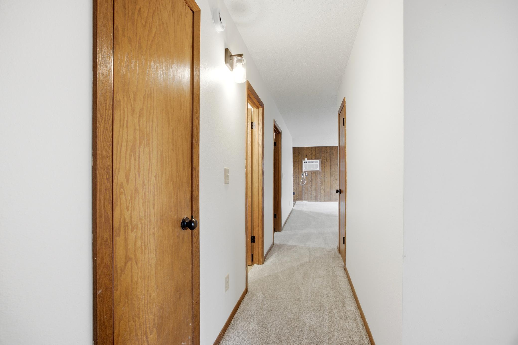 1977 duplex for sale at 910-912 32nd Street N in Fargo, ND — 6 bed, 2 bath (photo 43 of 45)