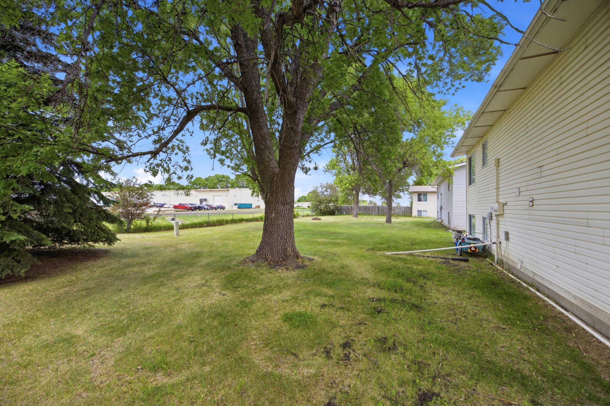 1977 duplex for sale at 910-912 32nd Street N in Fargo, ND — 6 bed, 2 bath (photo 7 of 45)