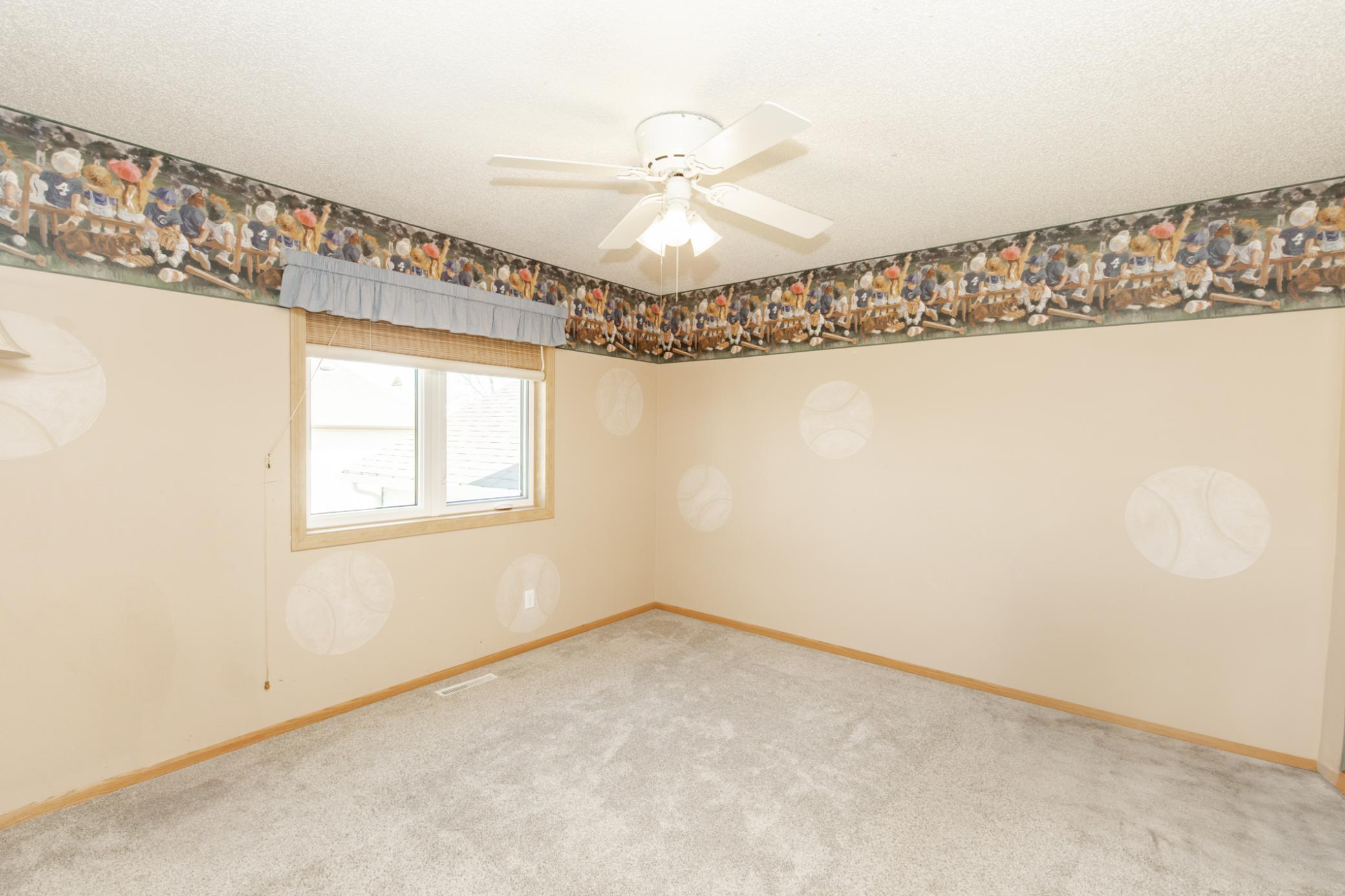 1992 single family home for sale at 2715 33rd Street S in Fargo, ND — 4 bed, 3 bath (photo 27 of 51)
