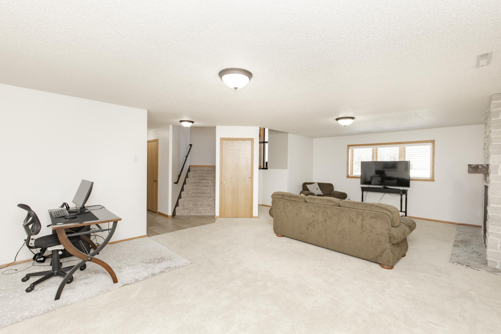 1992 single family home for sale at 2715 33rd Street S in Fargo, ND — 4 bed, 3 bath (photo 32 of 51)