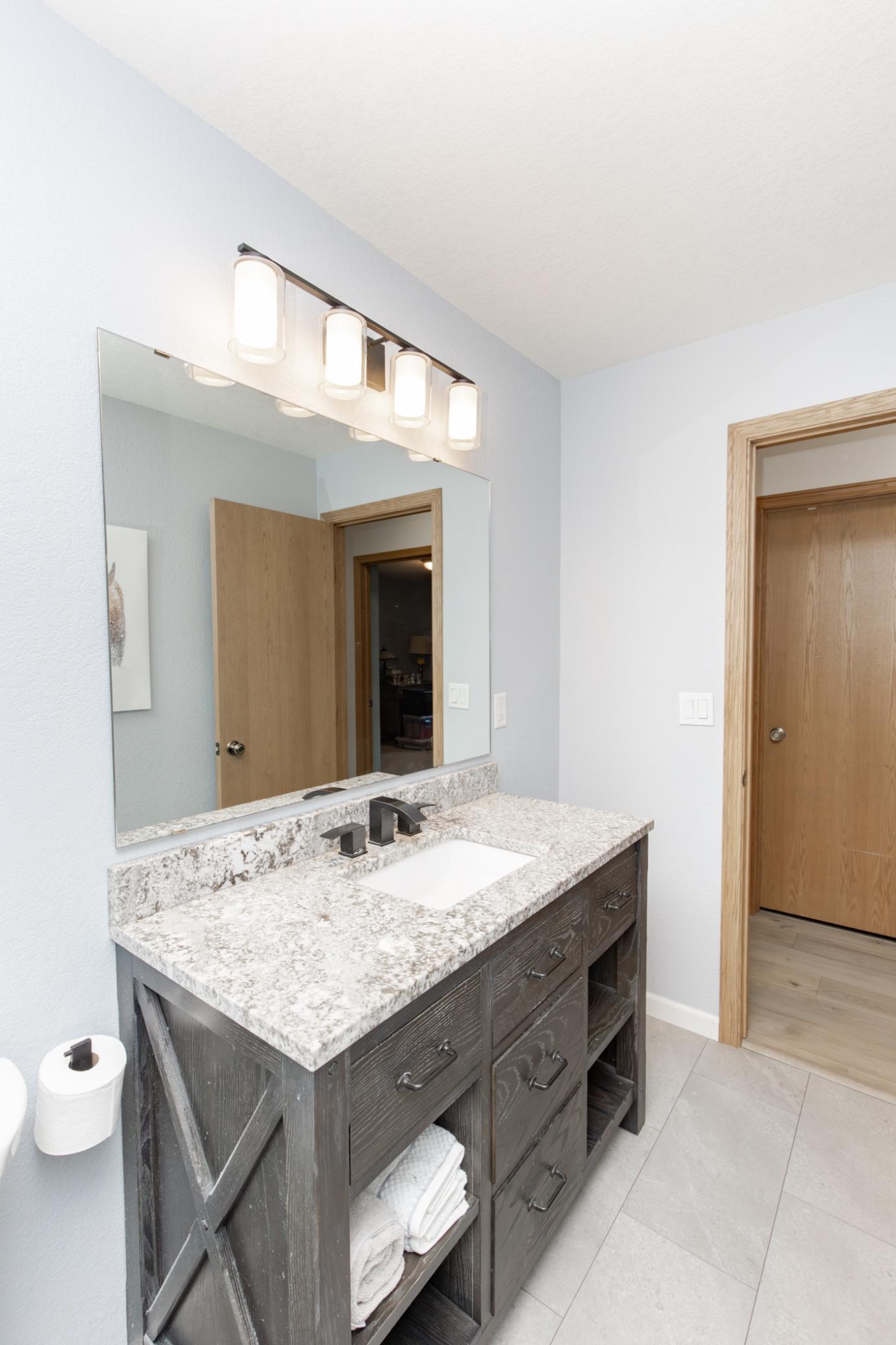 1992 single family home for sale at 2715 33rd Street S in Fargo, ND — 4 bed, 3 bath (photo 41 of 51)