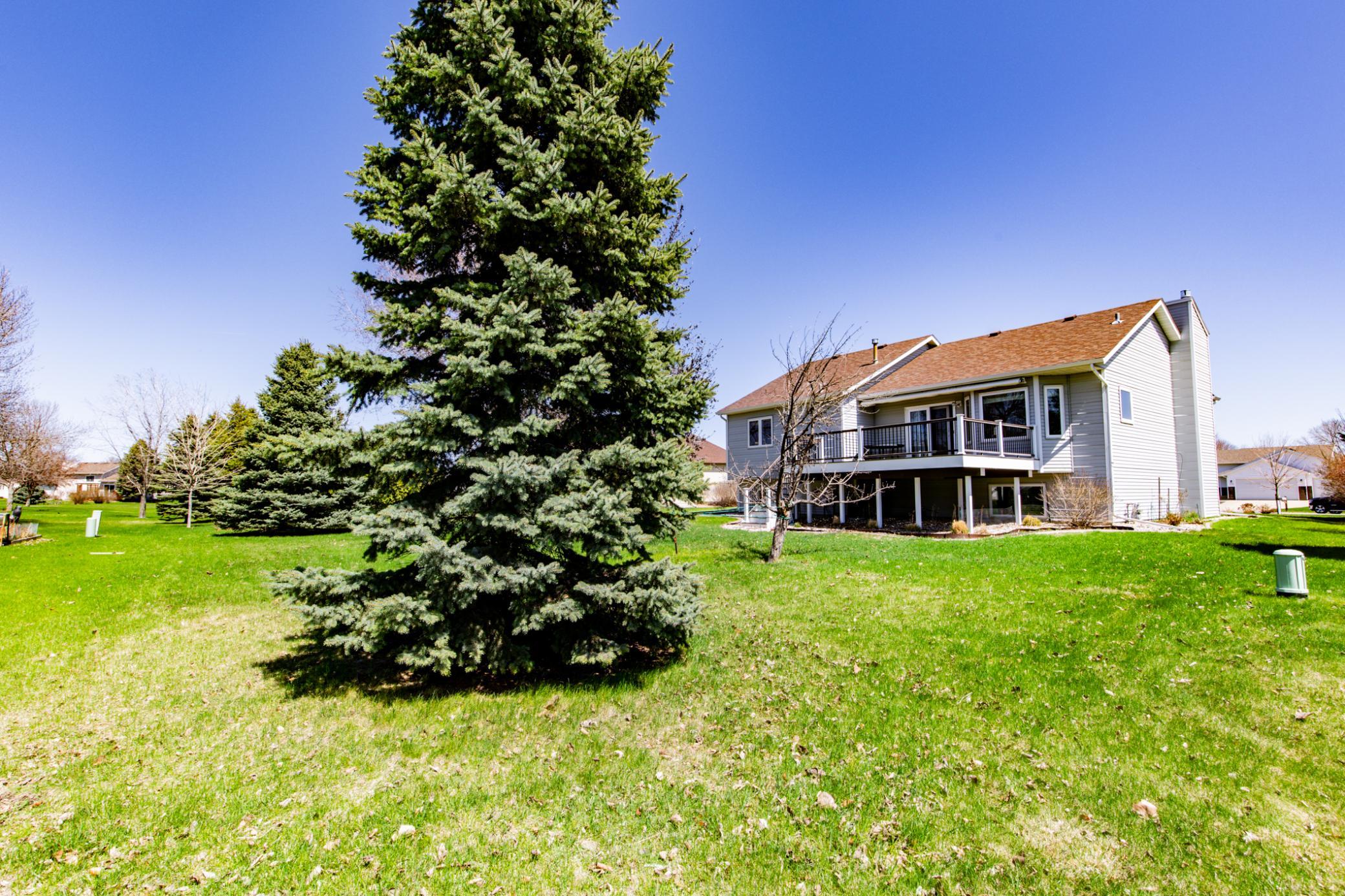 1992 single family home for sale at 2715 33rd Street S in Fargo, ND — 4 bed, 3 bath (photo 50 of 51)