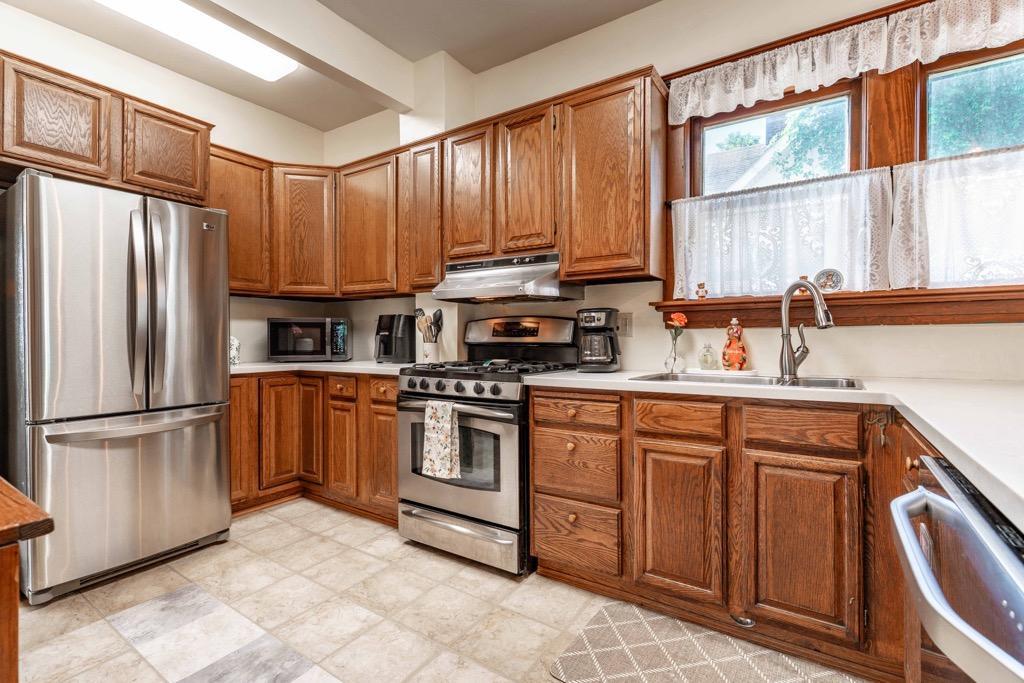 348 N Whitford Street, Fergus Falls MN 56537 - Photo 18 of 63