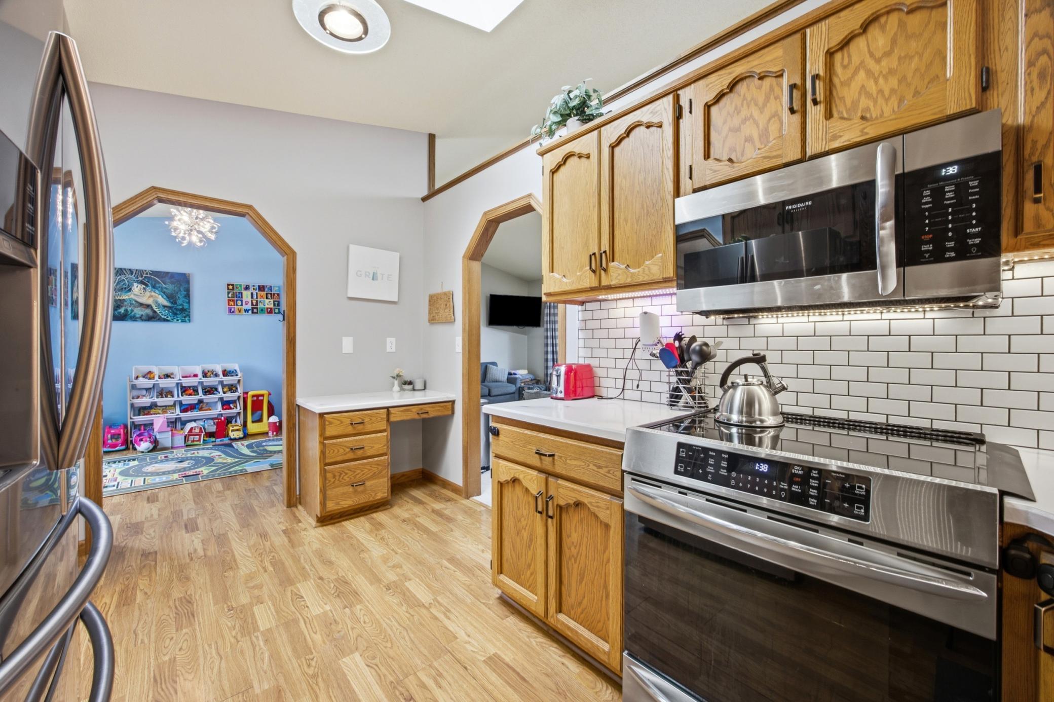 2914 S Bay Drive S, Fargo ND 58103 - Photo 11 of 39