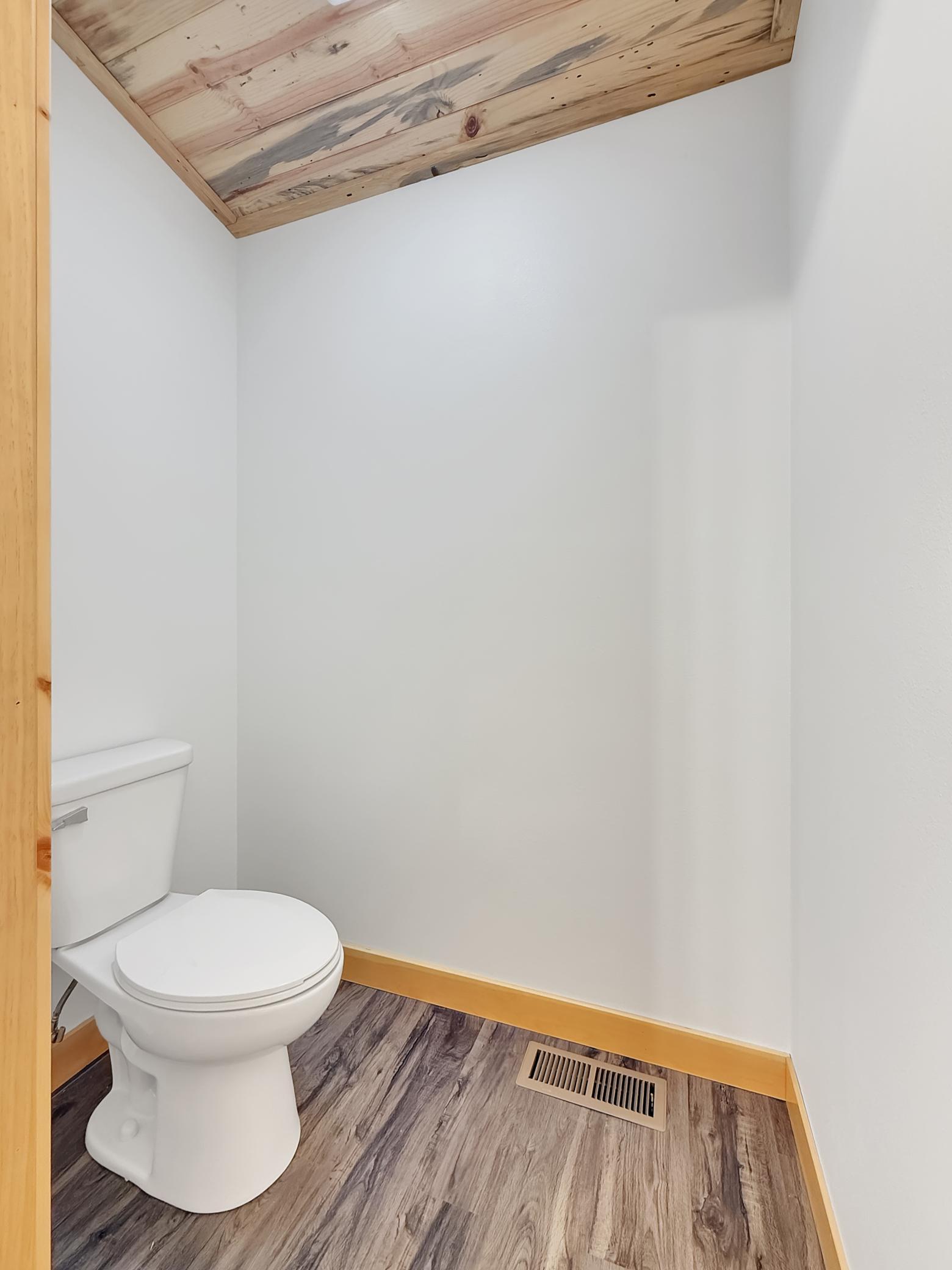 2024 single family home for sale at 15215 Werner Road NW in Bemidji, MN — 3 bed, 3 bath (photo 16 of 27)