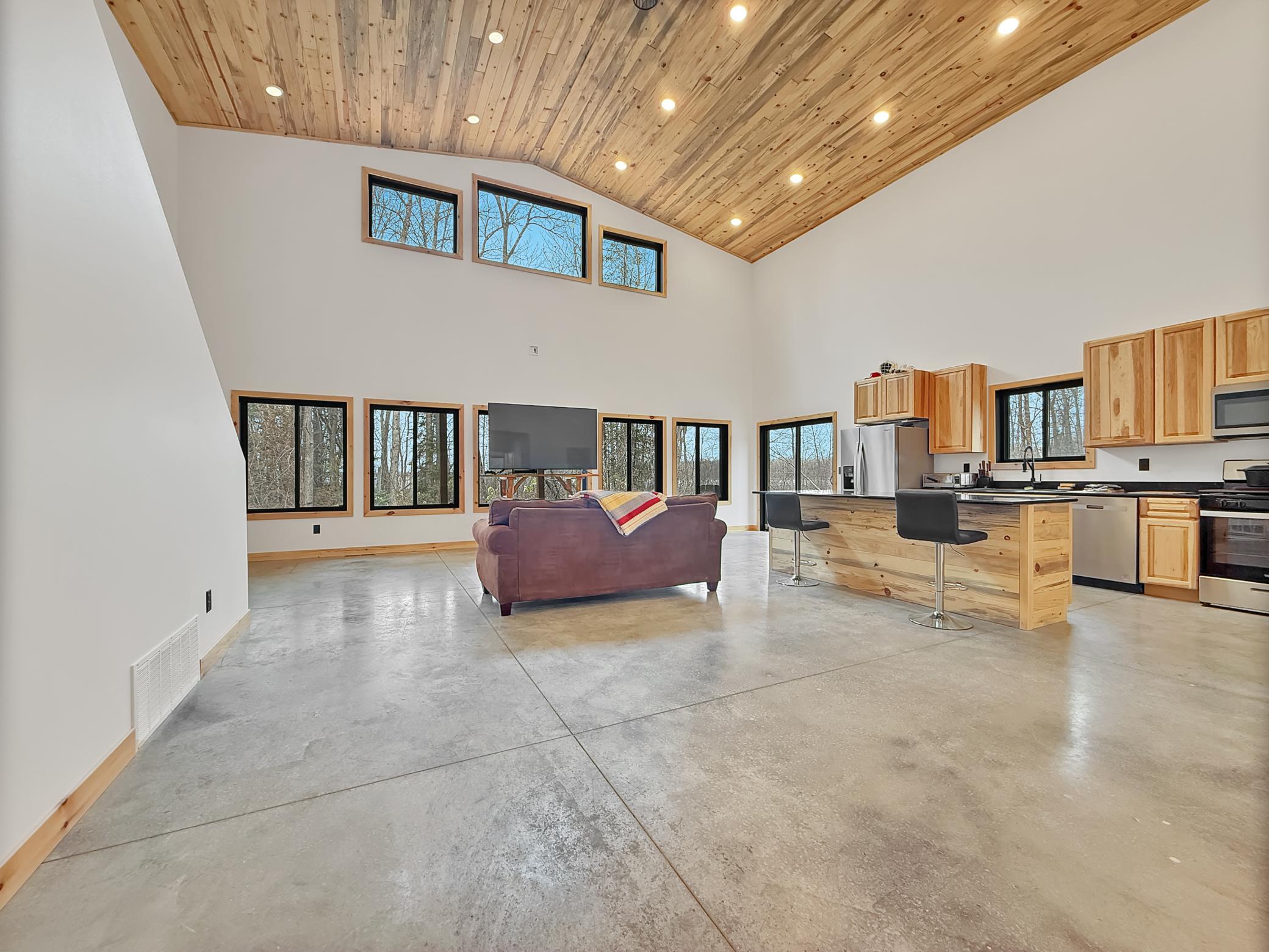 2024 single family home for sale at 15215 Werner Road NW in Bemidji, MN — 3 bed, 3 bath (photo 7 of 27)