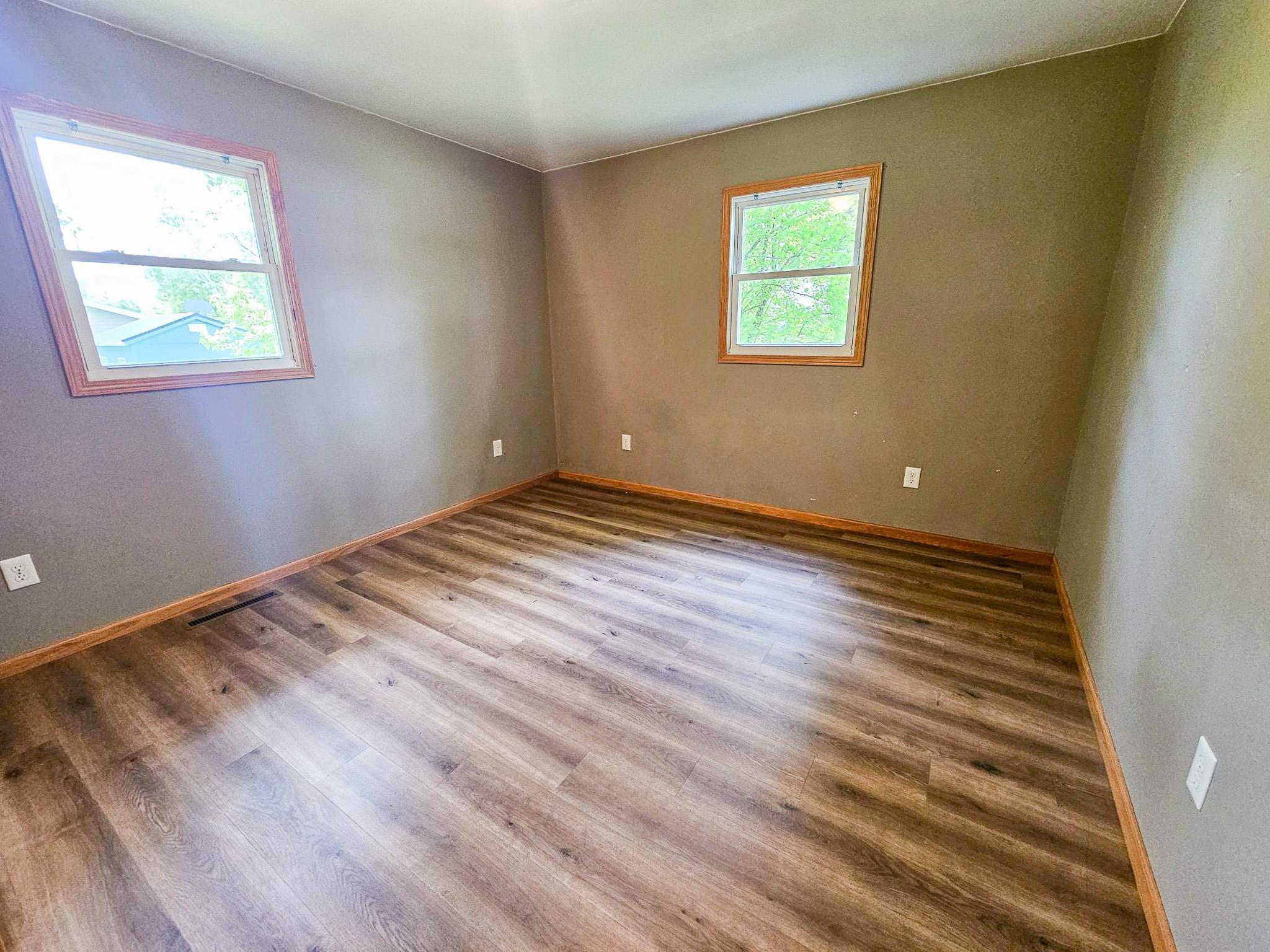 1975 single family home for sale at 252 E Nelson Avenue in Newfolden, MN — 2 bed, 1 bath (photo 12 of 20)