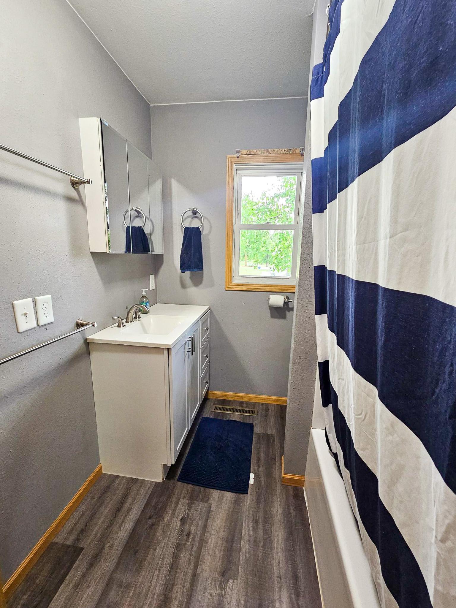 1975 single family home for sale at 252 E Nelson Avenue in Newfolden, MN — 2 bed, 1 bath (photo 13 of 20)