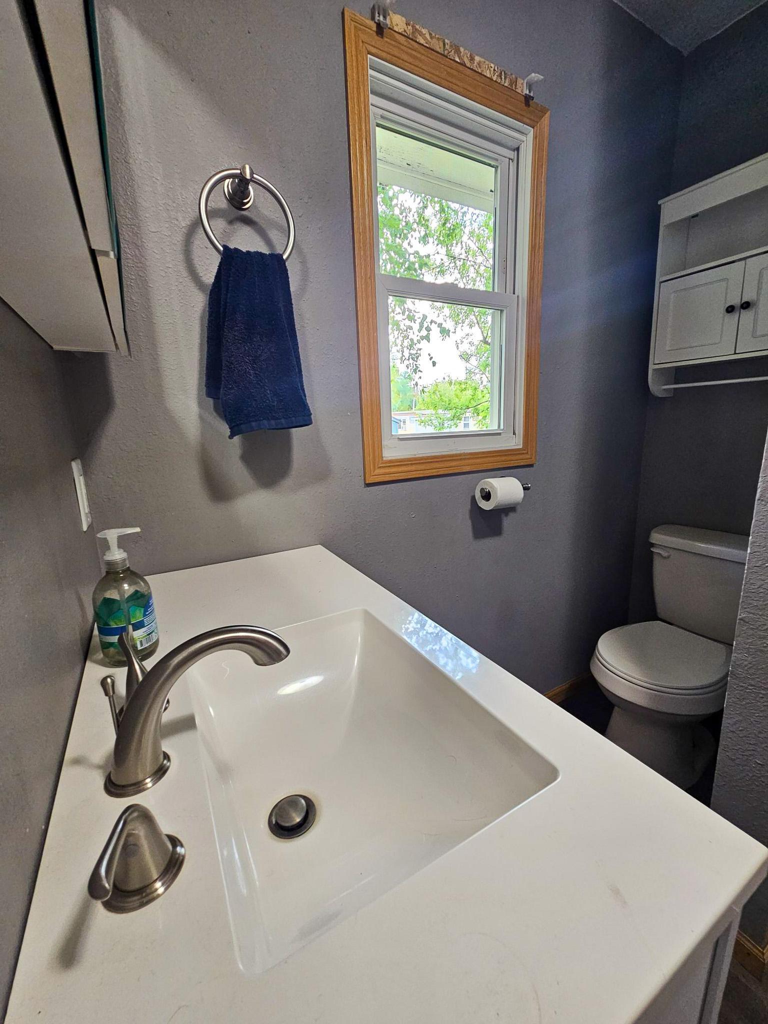 1975 single family home for sale at 252 E Nelson Avenue in Newfolden, MN — 2 bed, 1 bath (photo 14 of 20)