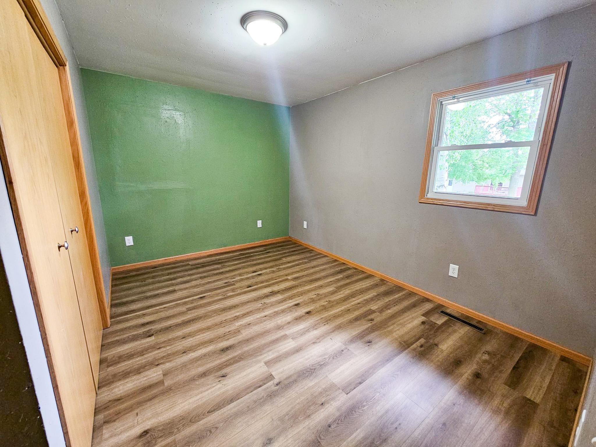 1975 single family home for sale at 252 E Nelson Avenue in Newfolden, MN — 2 bed, 1 bath (photo 15 of 20)