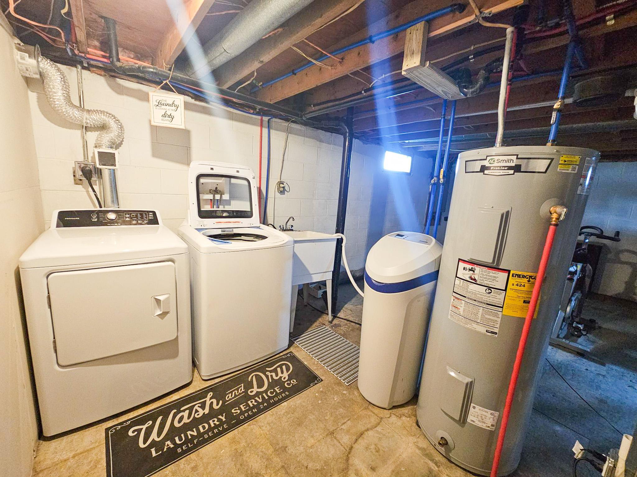 1975 single family home for sale at 252 E Nelson Avenue in Newfolden, MN — 2 bed, 1 bath (photo 16 of 20)