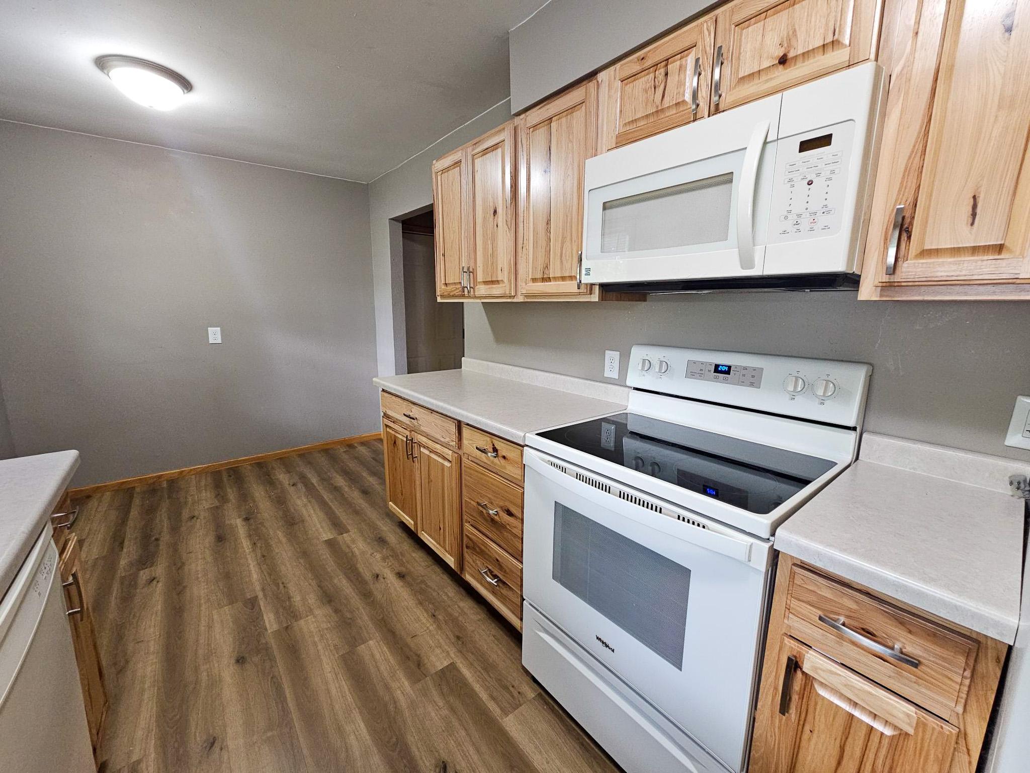 1975 single family home for sale at 252 E Nelson Avenue in Newfolden, MN — 2 bed, 1 bath (photo 7 of 20)