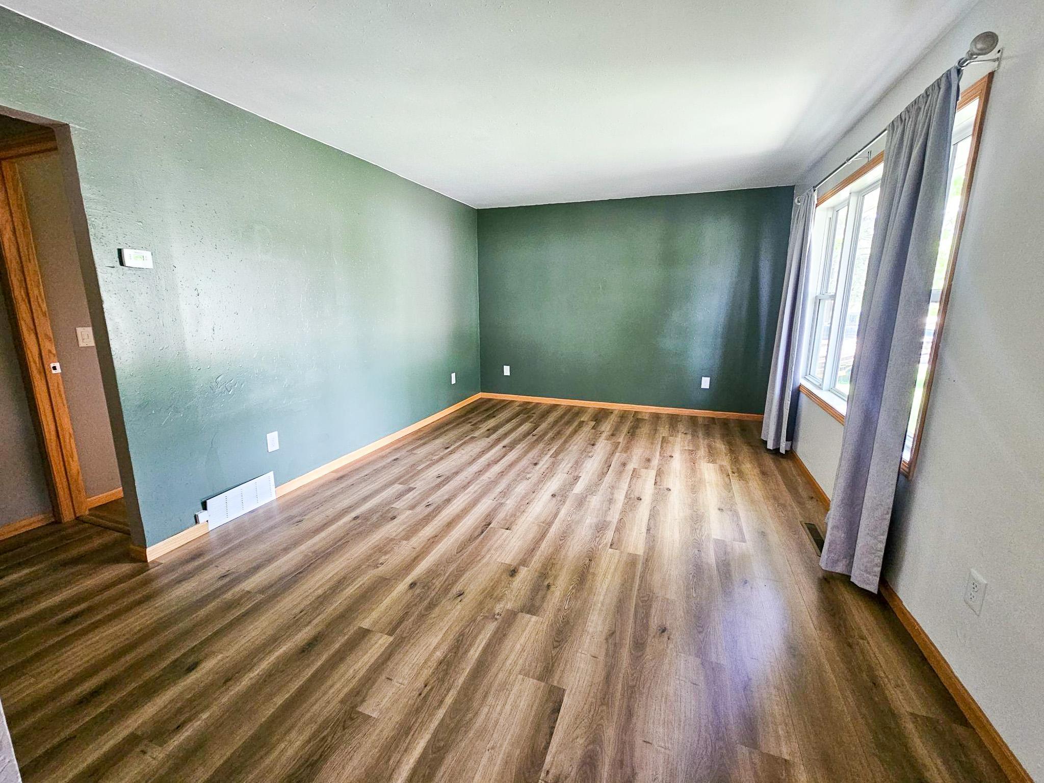 1975 single family home for sale at 252 E Nelson Avenue in Newfolden, MN — 2 bed, 1 bath (photo 8 of 20)