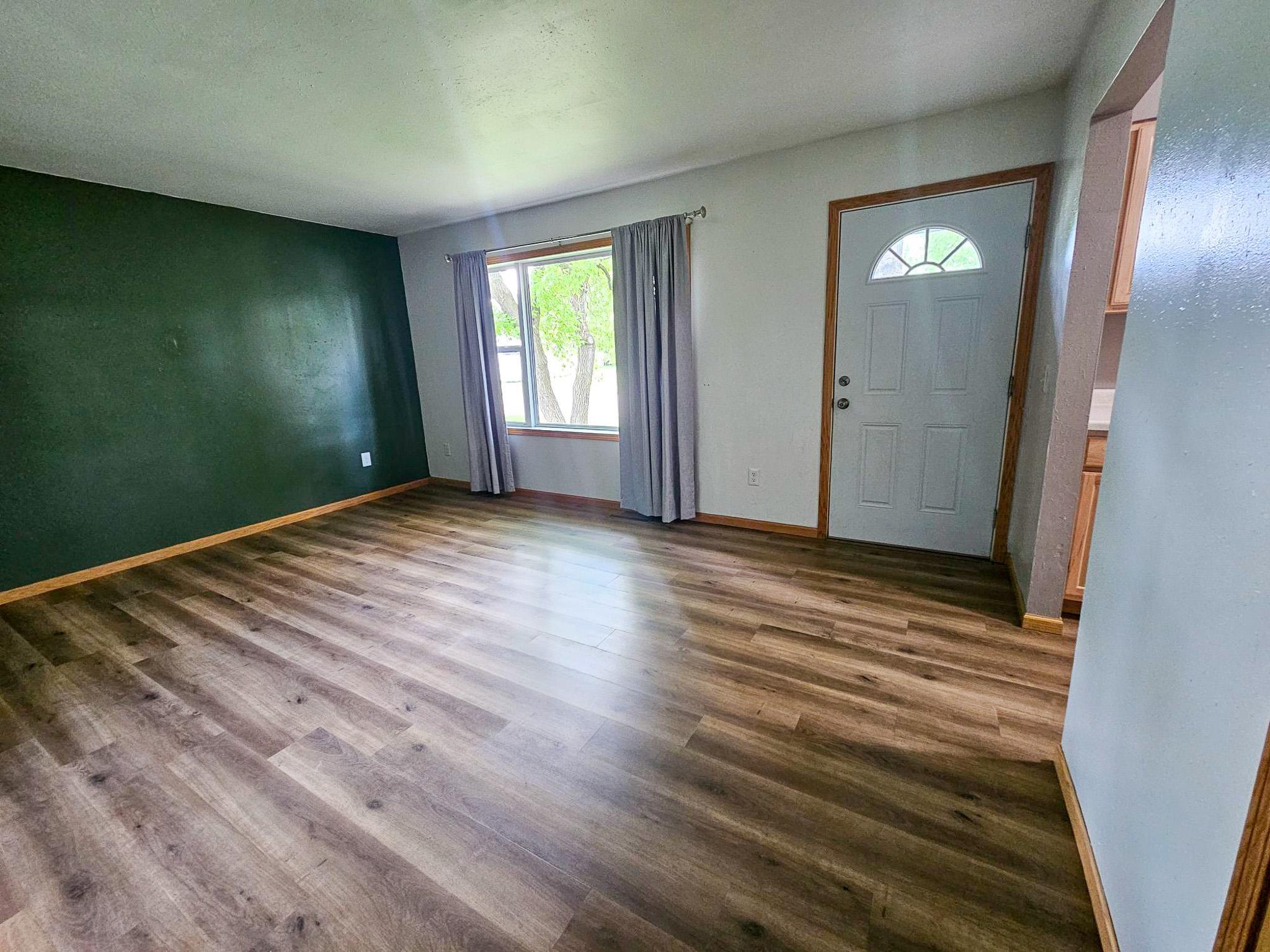 1975 single family home for sale at 252 E Nelson Avenue in Newfolden, MN — 2 bed, 1 bath (photo 9 of 20)
