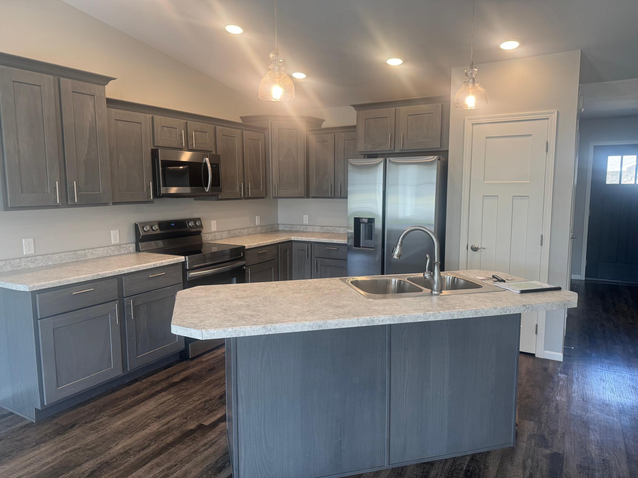 2021 townhouse for sale at 1615 30th Street NW in Bemidji, MN — 2 bed, 2 bath (photo 8 of 22)