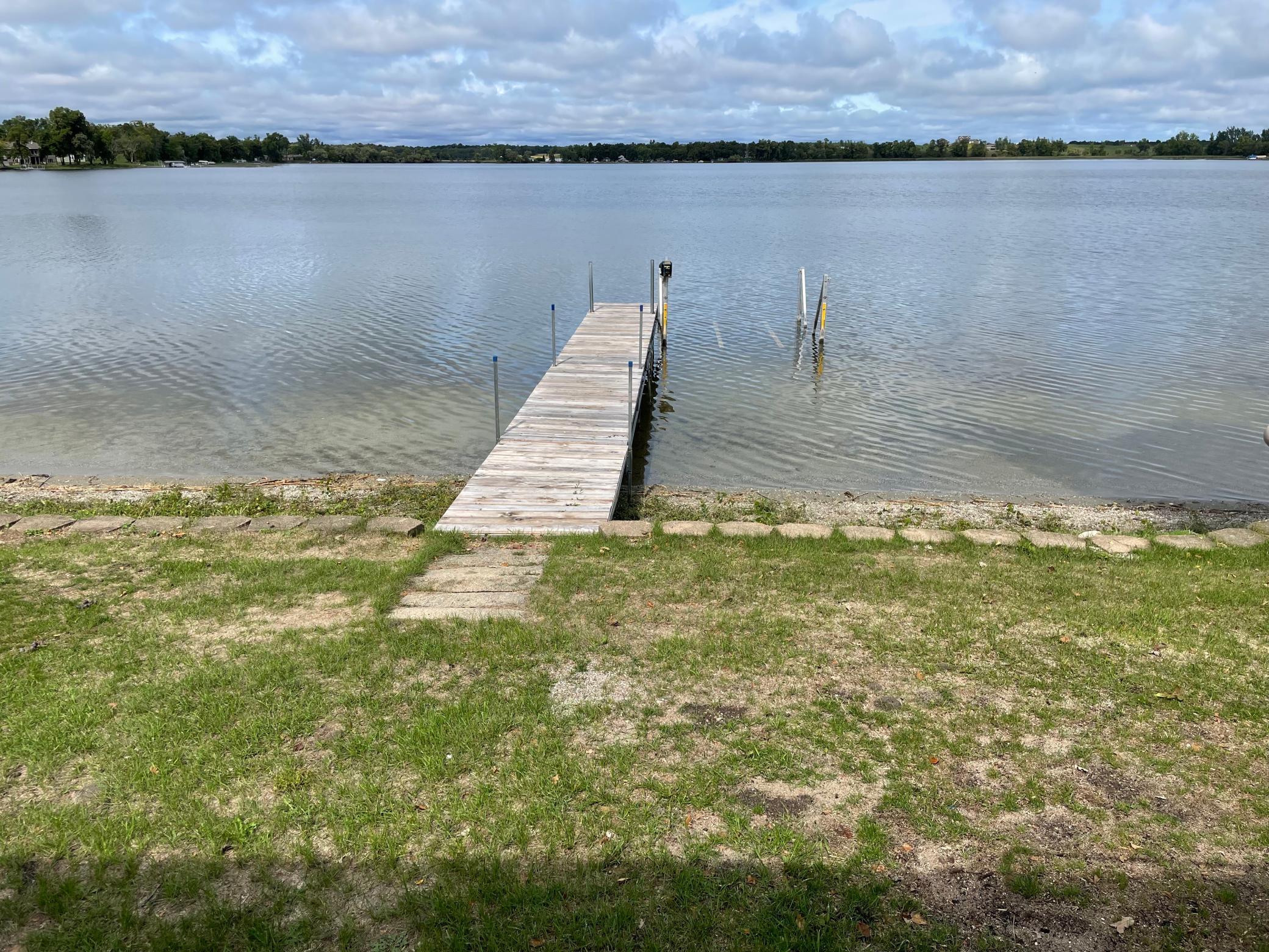 1963 single family home for sale at 27096 Little Floyd Lake Road, Unit 3 in Detroit Lakes, MN — 3 bed, 1 bath (photo 5 of 10)