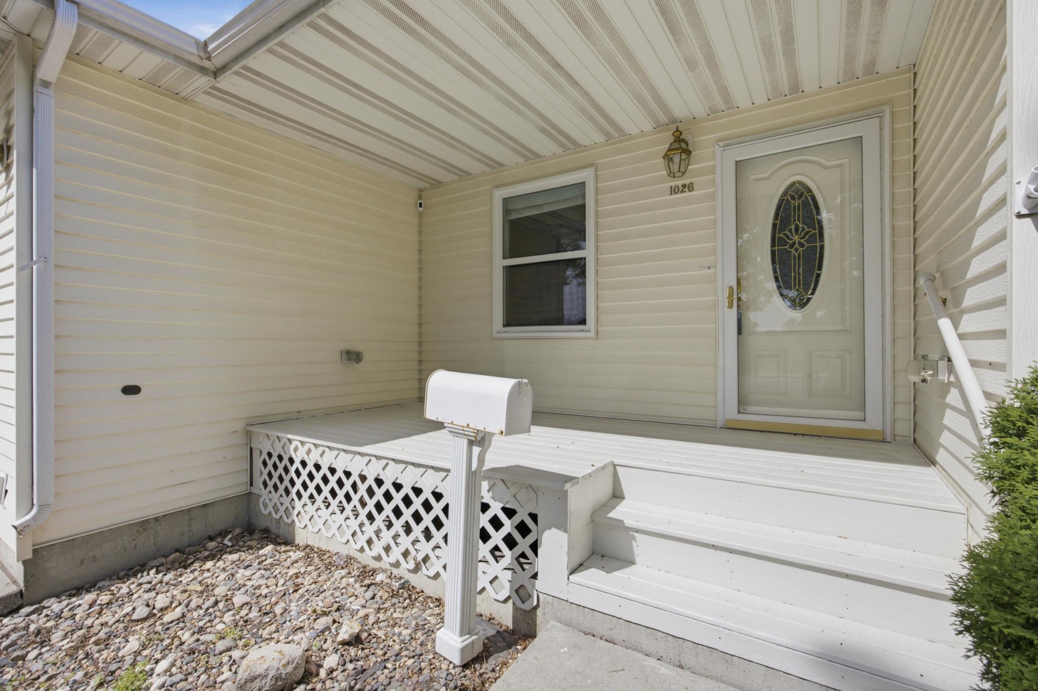 1026 OAK N Street, Fargo ND 58102 - Photo 3 of 26